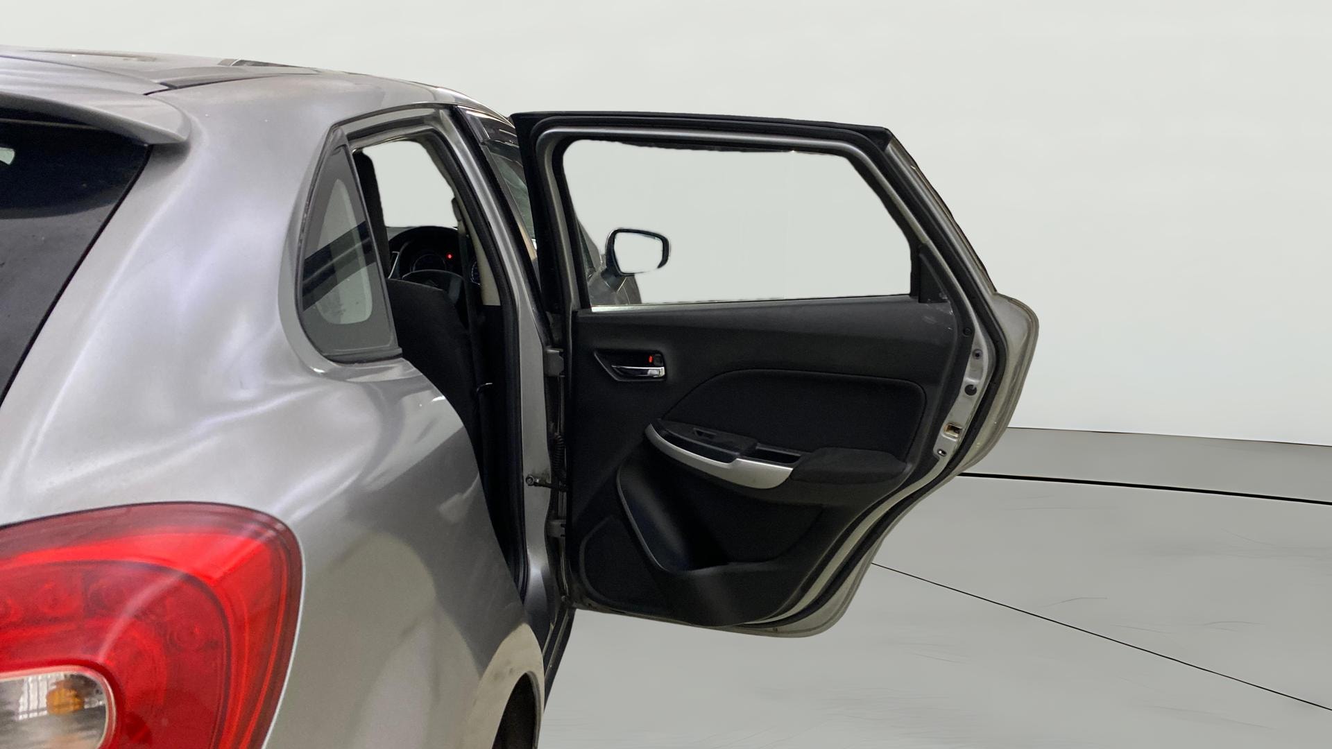 View 2017 Maruti Suzuki 1000 Base Variant Image 7 Used 2017 Maruti Suzuki 1000 Base Variant Image 7