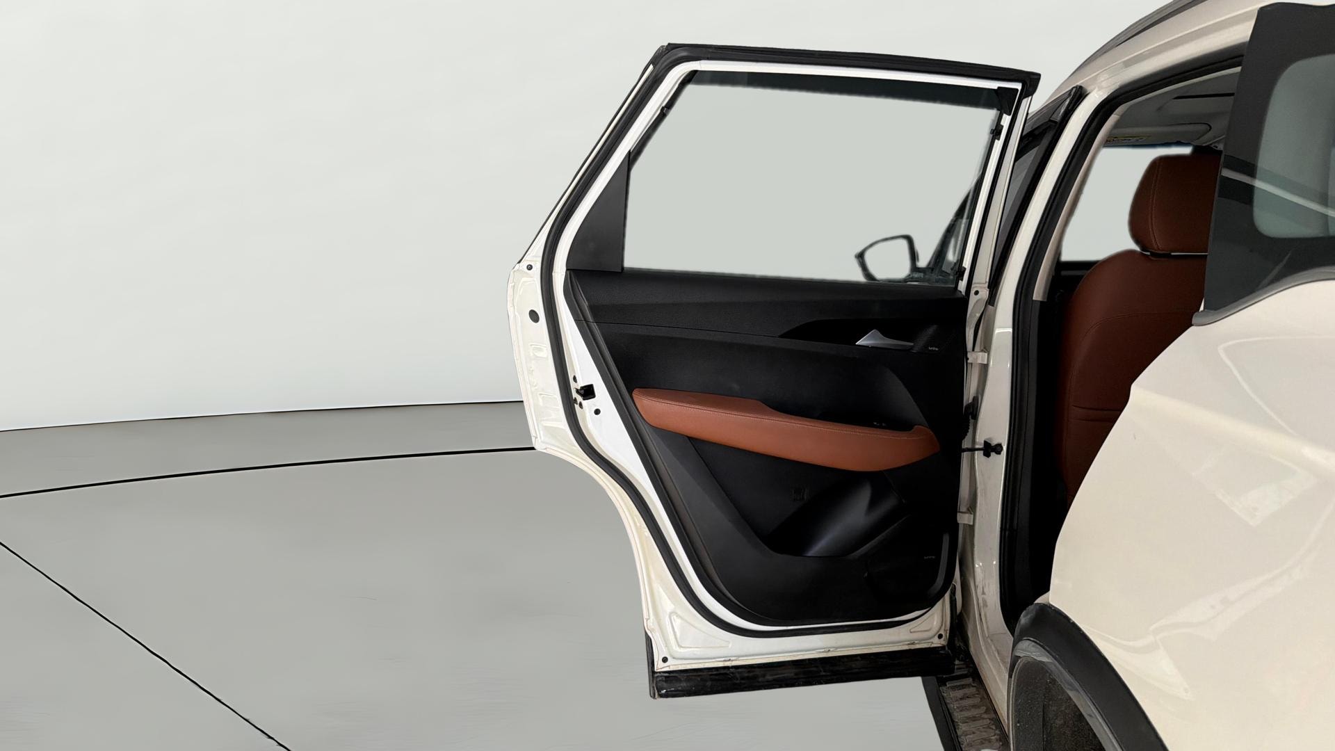 View 2022 MG Hector Plus Sharp Turbo 6 Seater Diesel Image 16 Used 2022 MG Hector Plus Sharp Turbo 6 Seater Diesel Image 16