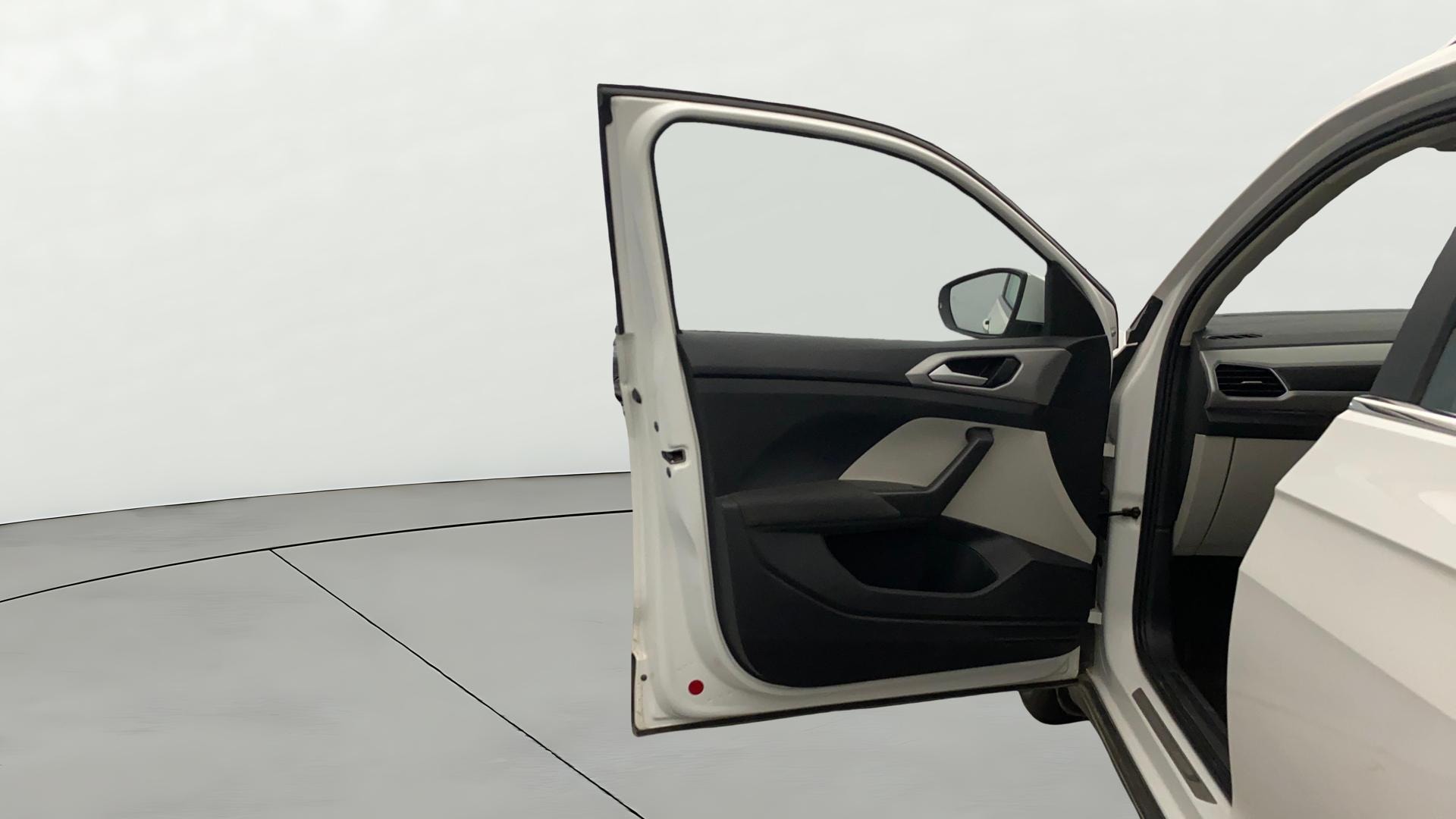 View 2025 Volkswagen Taigun 1.0 TSI Comfortline MT Image 39 Used 2025 Volkswagen Taigun 1.0 TSI Comfortline MT Image 39