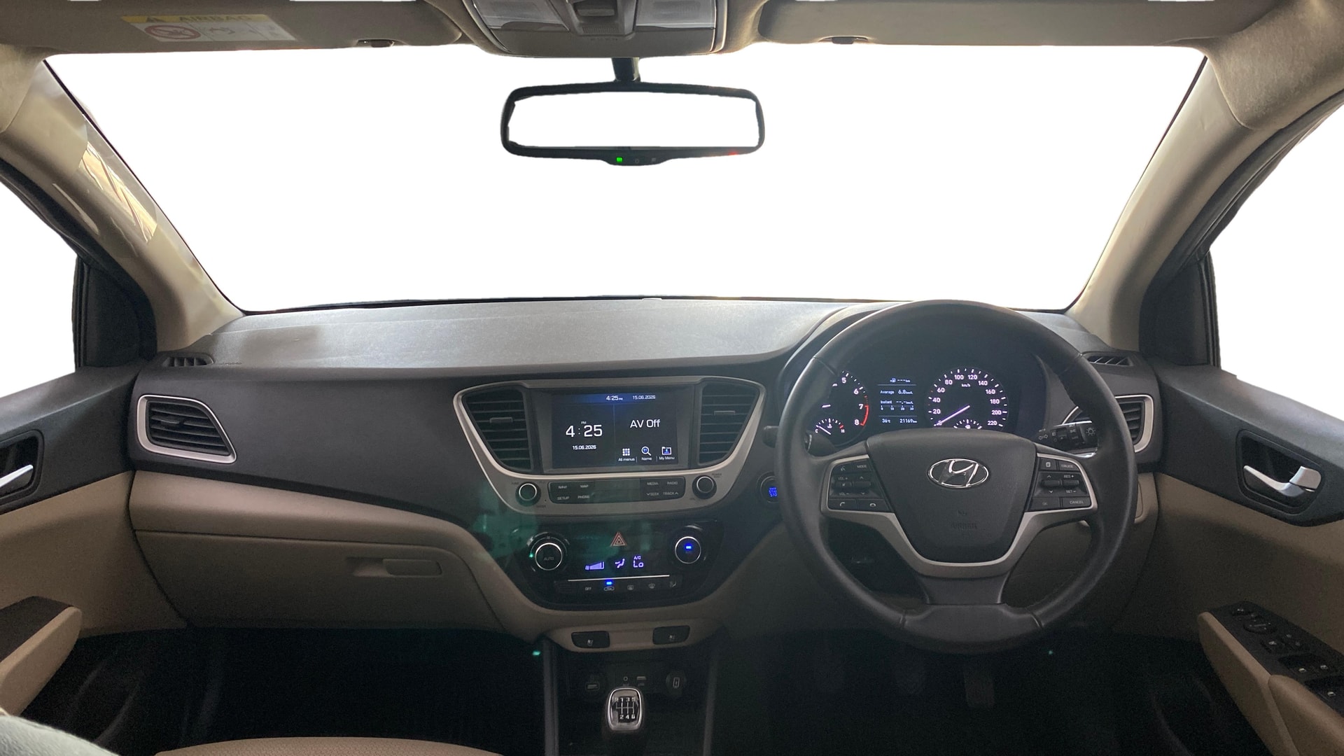 View 2019 Hyundai Verna 1.6 VTVT SX (O) Image 16 Used 2019 Hyundai Verna 1.6 VTVT SX (O) Image 16