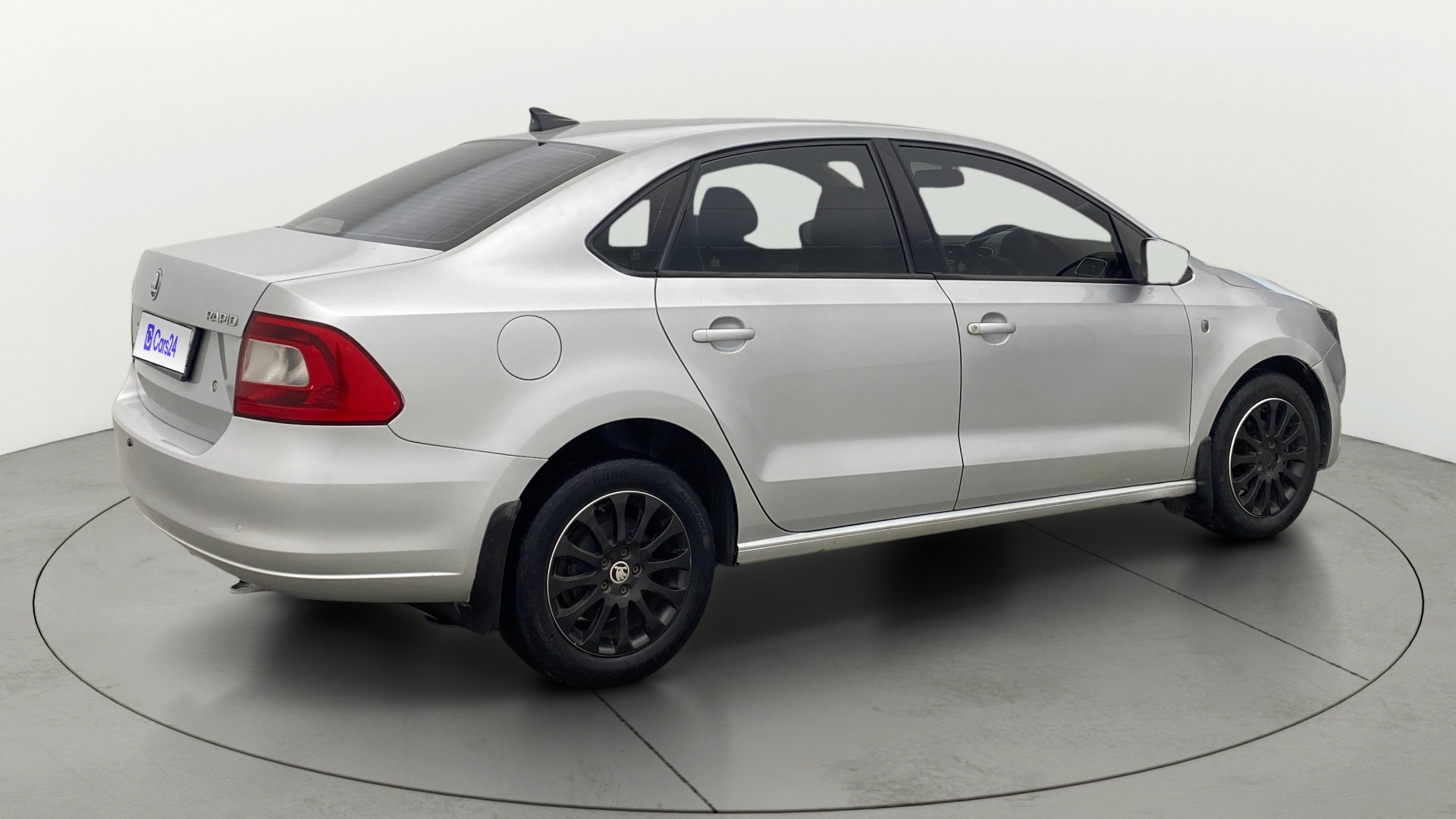 View 2015 Skoda Rapid 1.5 TDI CR Elegance AT Image 42 Used 2015 Skoda Rapid 1.5 TDI CR Elegance AT Image 42