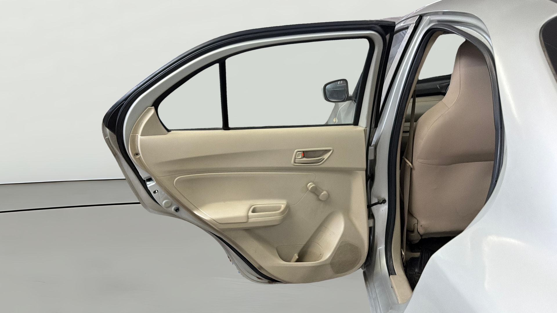 View 2018 Maruti Suzuki 1000 Base Variant Image 22 Used 2018 Maruti Suzuki 1000 Base Variant Image 22