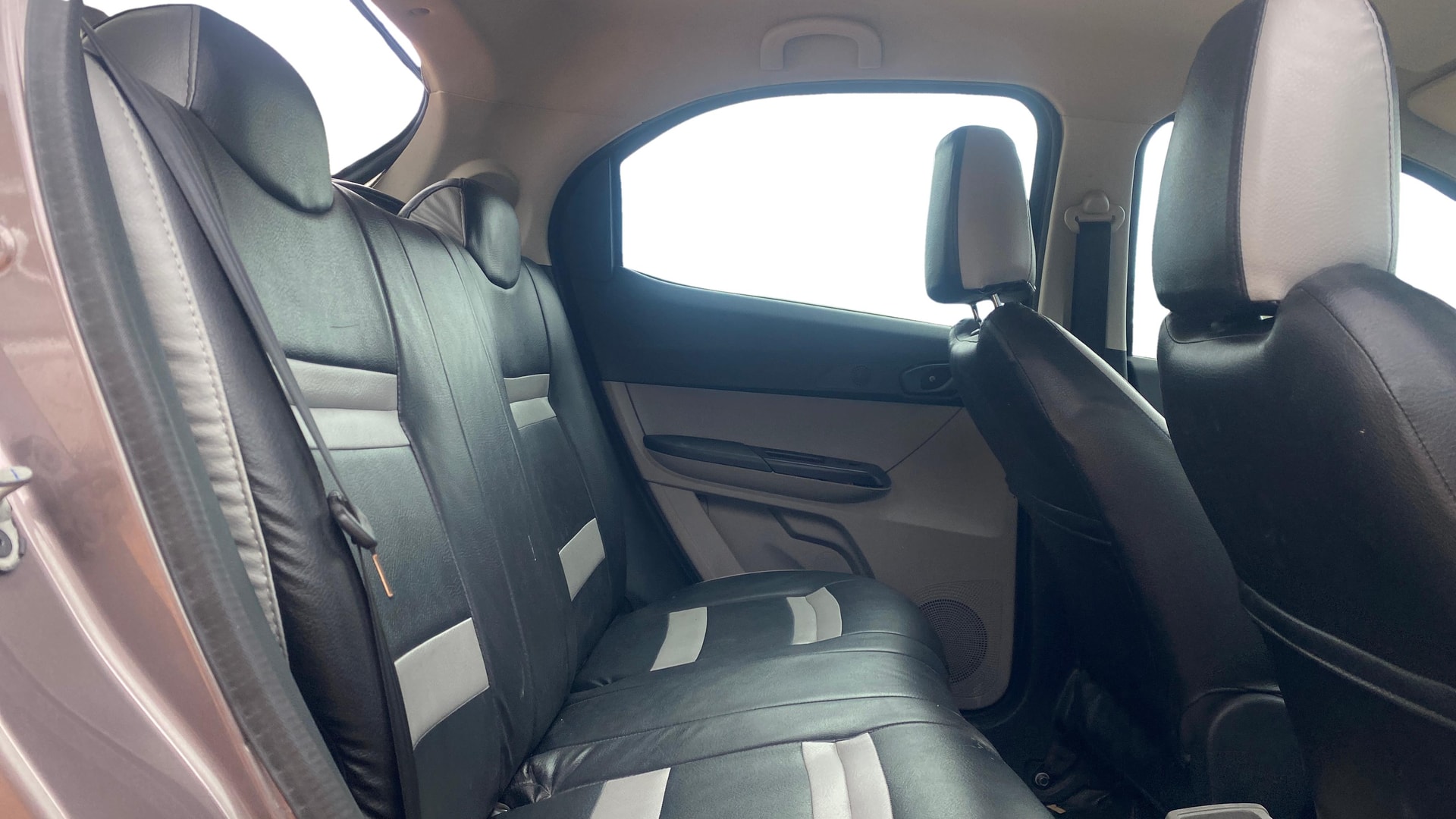 View 2018 Tata Tiago Revotorq XB Image 28 Used 2018 Tata Tiago Revotorq XB Image 28