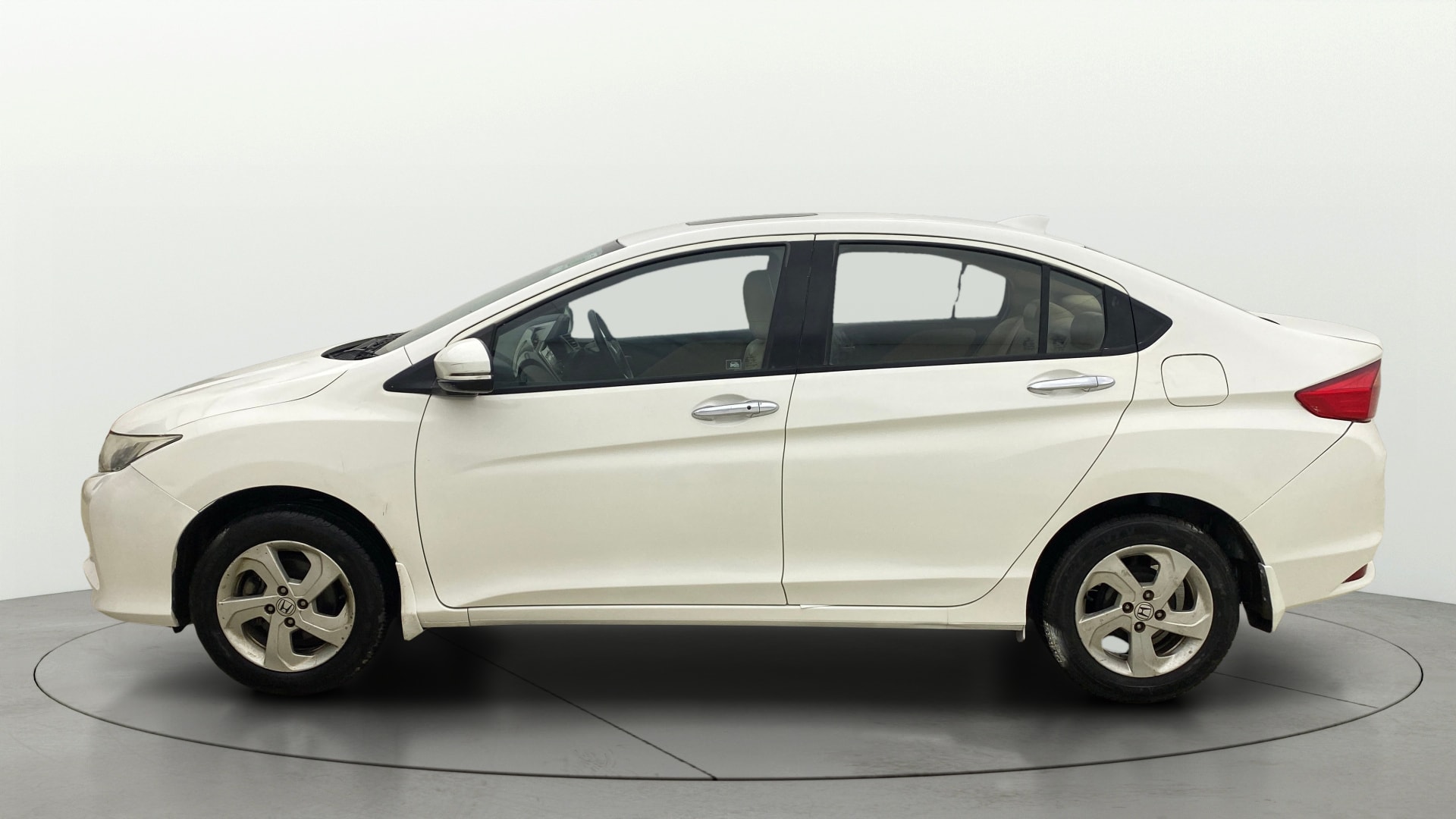 View 2015 Honda City ZX MT Diesel Anniversary Edition Image 6 Used 2015 Honda City ZX MT Diesel Anniversary Edition Image 6
