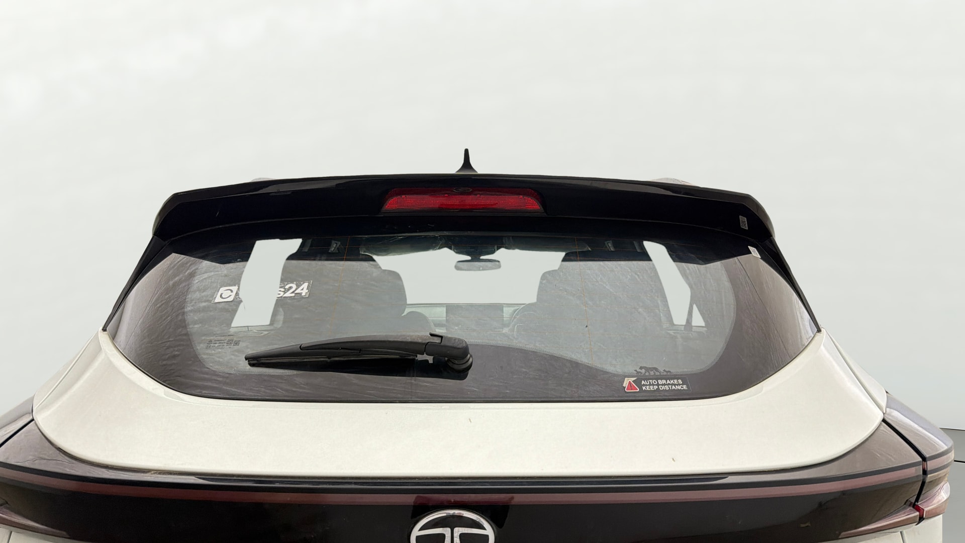View 2024 Tata Harrier XE Image 5 Used 2024 Tata Harrier XE Image 5