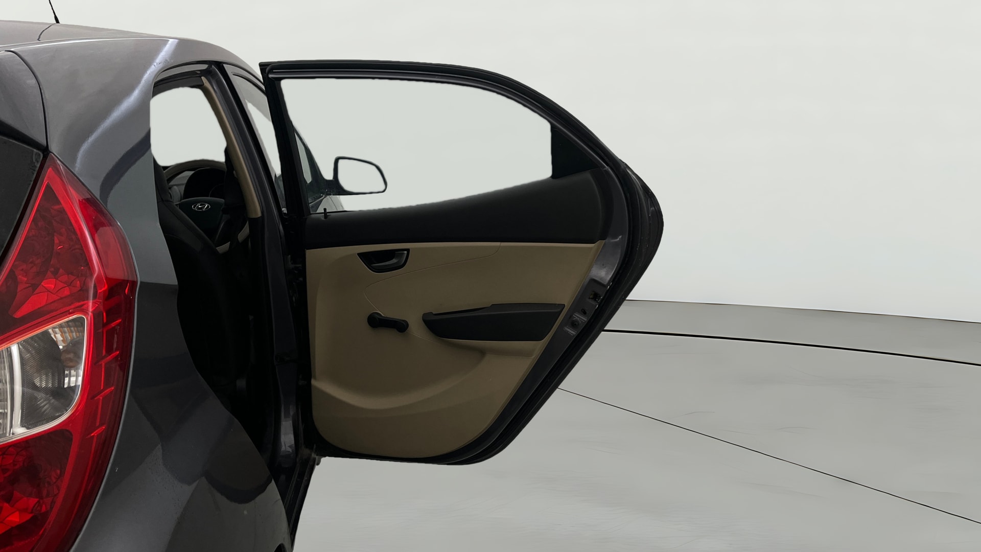 View 2015 Hyundai EON Sportz Image 7 Used 2015 Hyundai EON Sportz Image 7