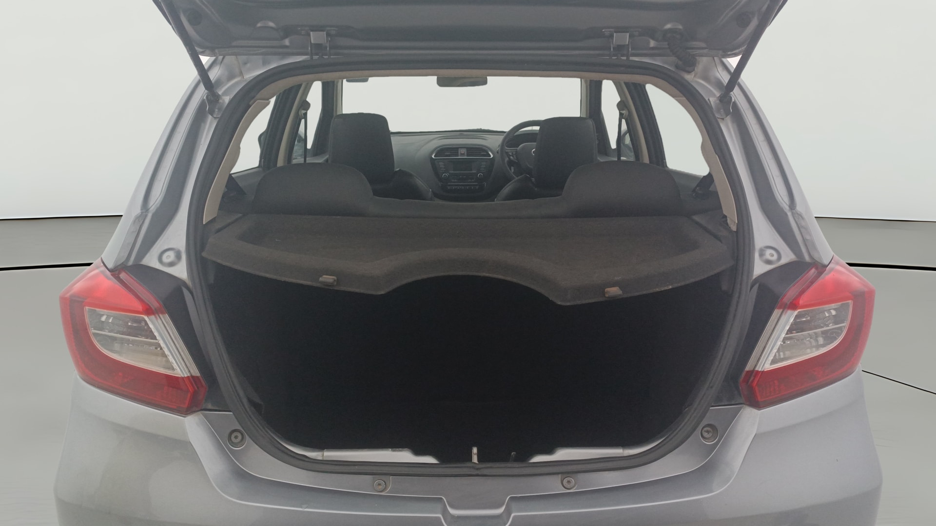 View 2019 Tata Tiago Revotorq XB Image 36 Used 2019 Tata Tiago Revotorq XB Image 36