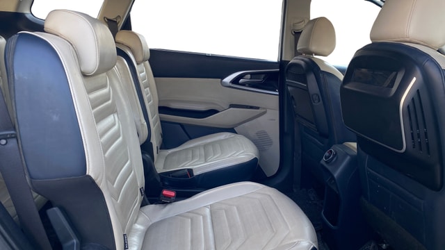 View Kia Carens Image 38 Used Kia Carens Image 38
