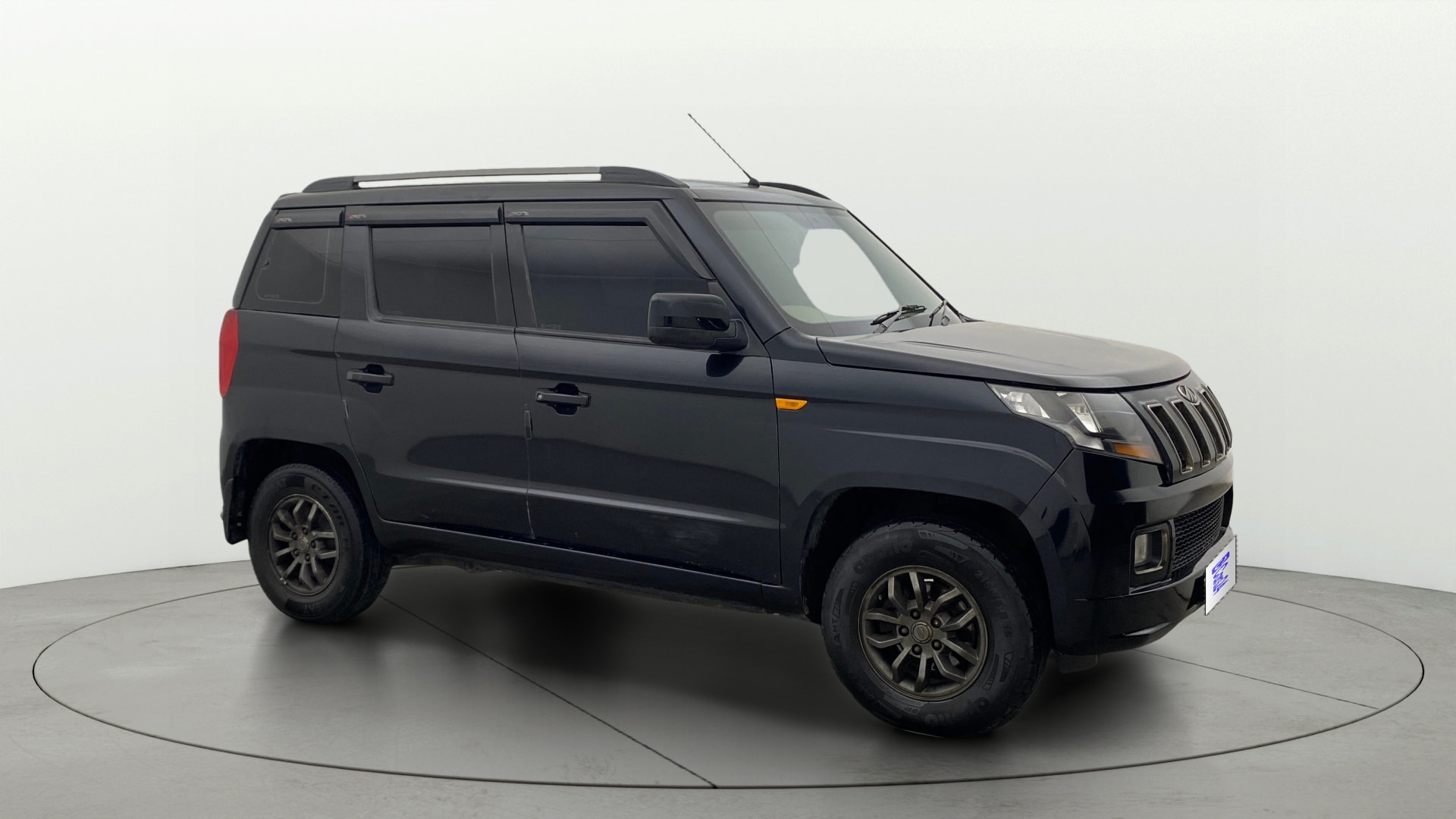 View 2017 Mahindra TUV300 T10 100HP Image 35 Used 2017 Mahindra TUV300 T10 100HP Image 35