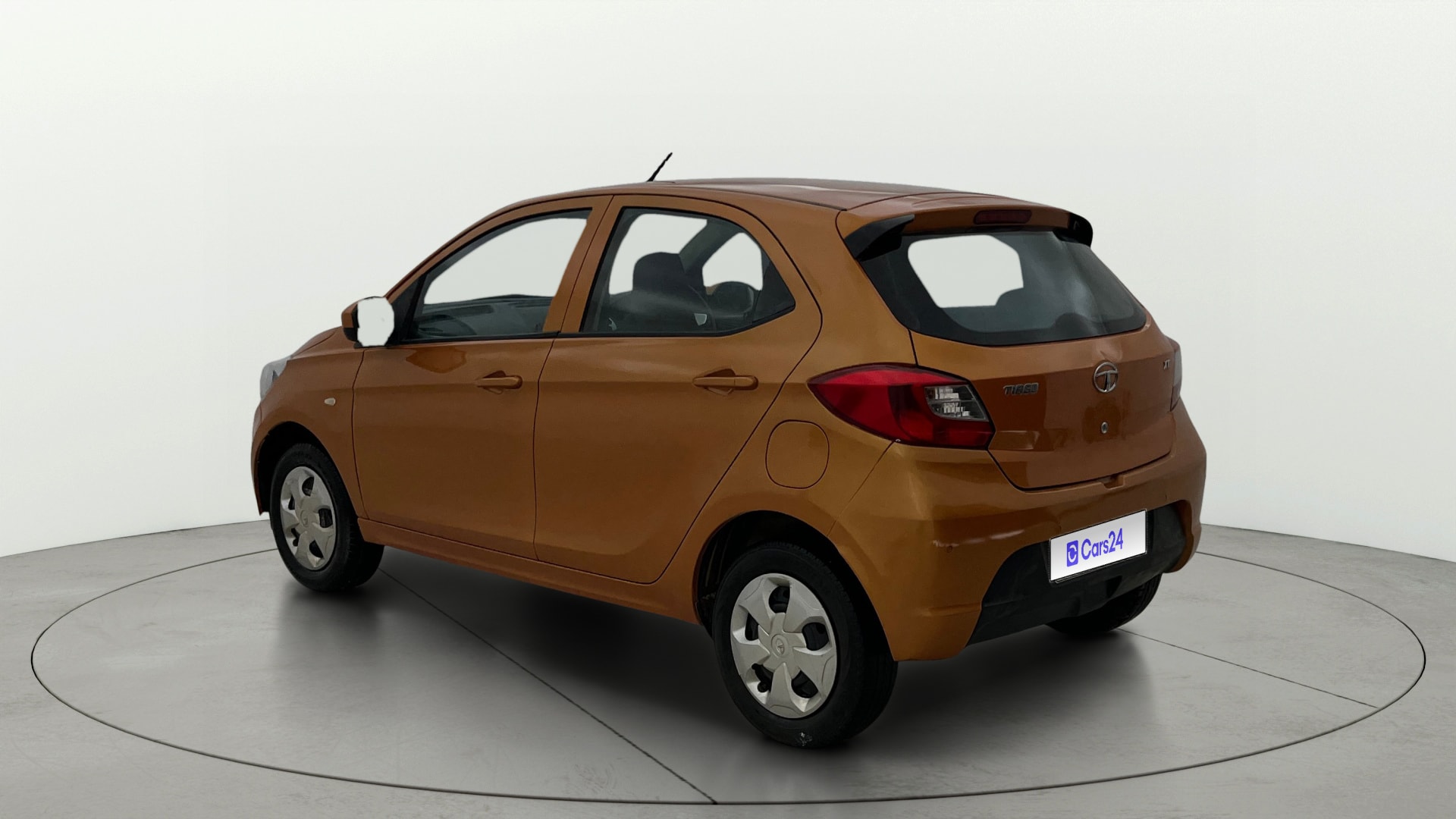 View 2017 Tata Tiago Revotorq XB Image 2 Used 2017 Tata Tiago Revotorq XB Image 2