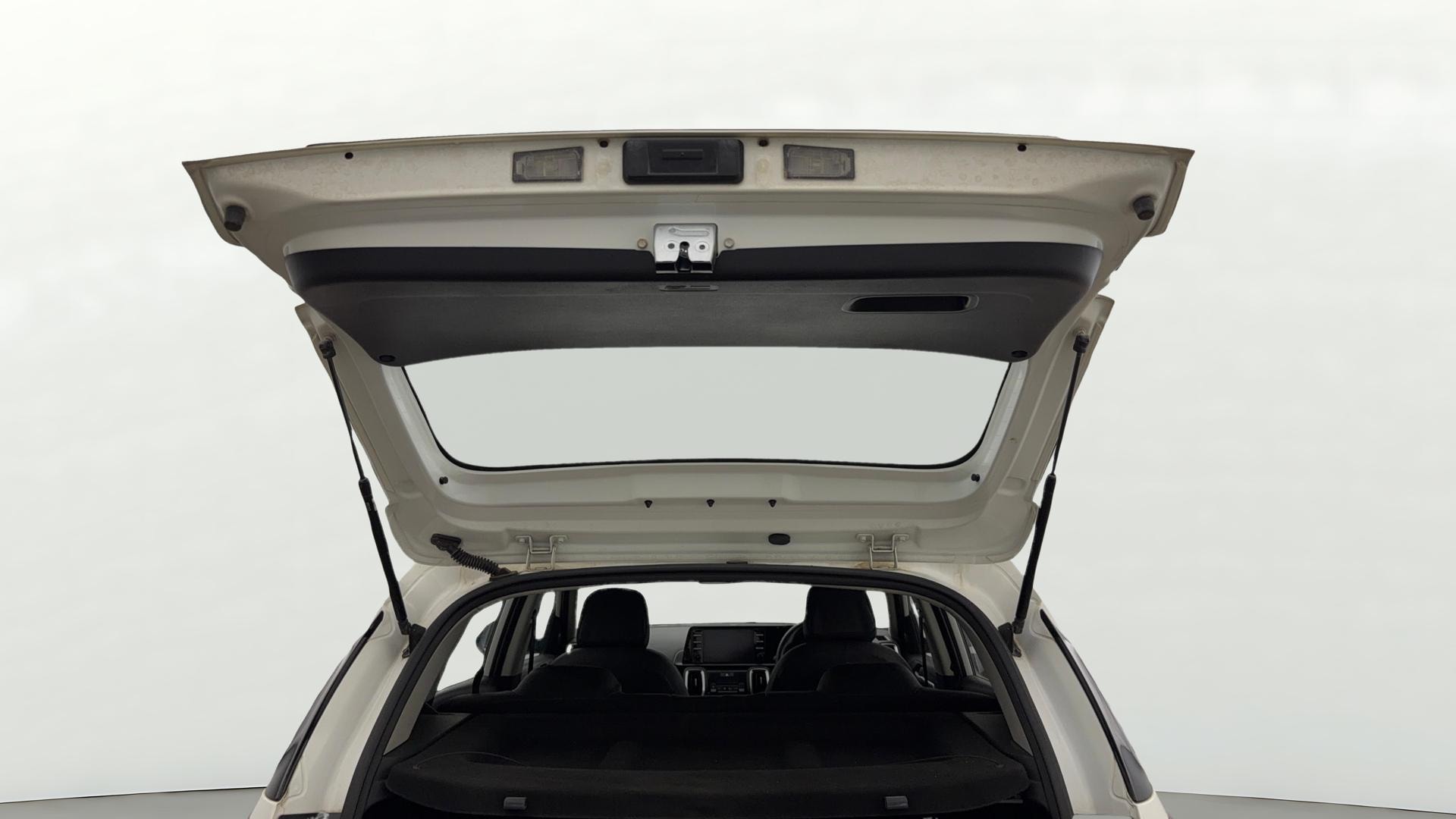 View 2021 Kia Sonet HTK Plus DCT Petrol Image 16 Used 2021 Kia Sonet HTK Plus DCT Petrol Image 16