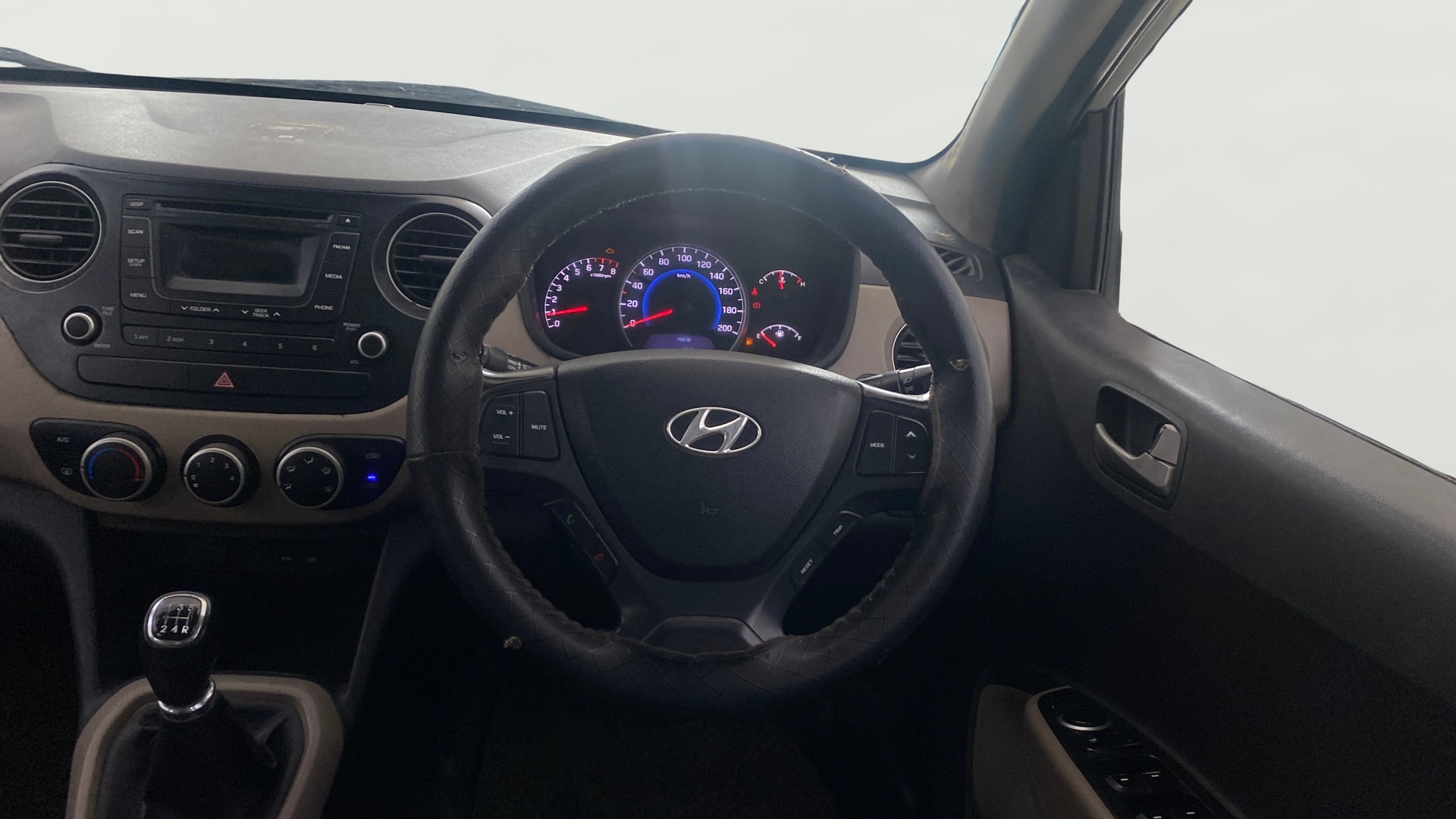View 2014 Hyundai Grand i10 1.2 Asta Petrol Image 20 Used 2014 Hyundai Grand i10 1.2 Asta Petrol Image 20