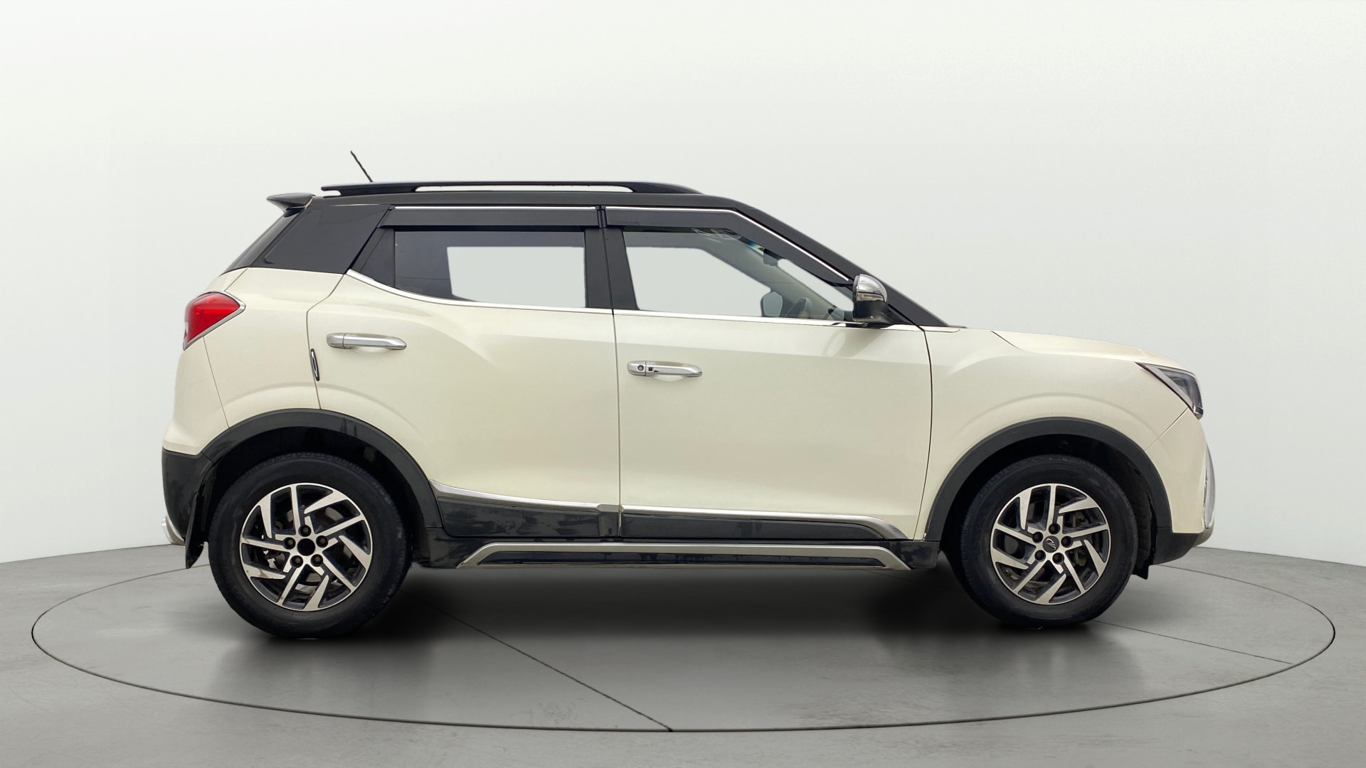Used 2022 Mahindra XUV300 Used 2022 Mahindra XUV300
