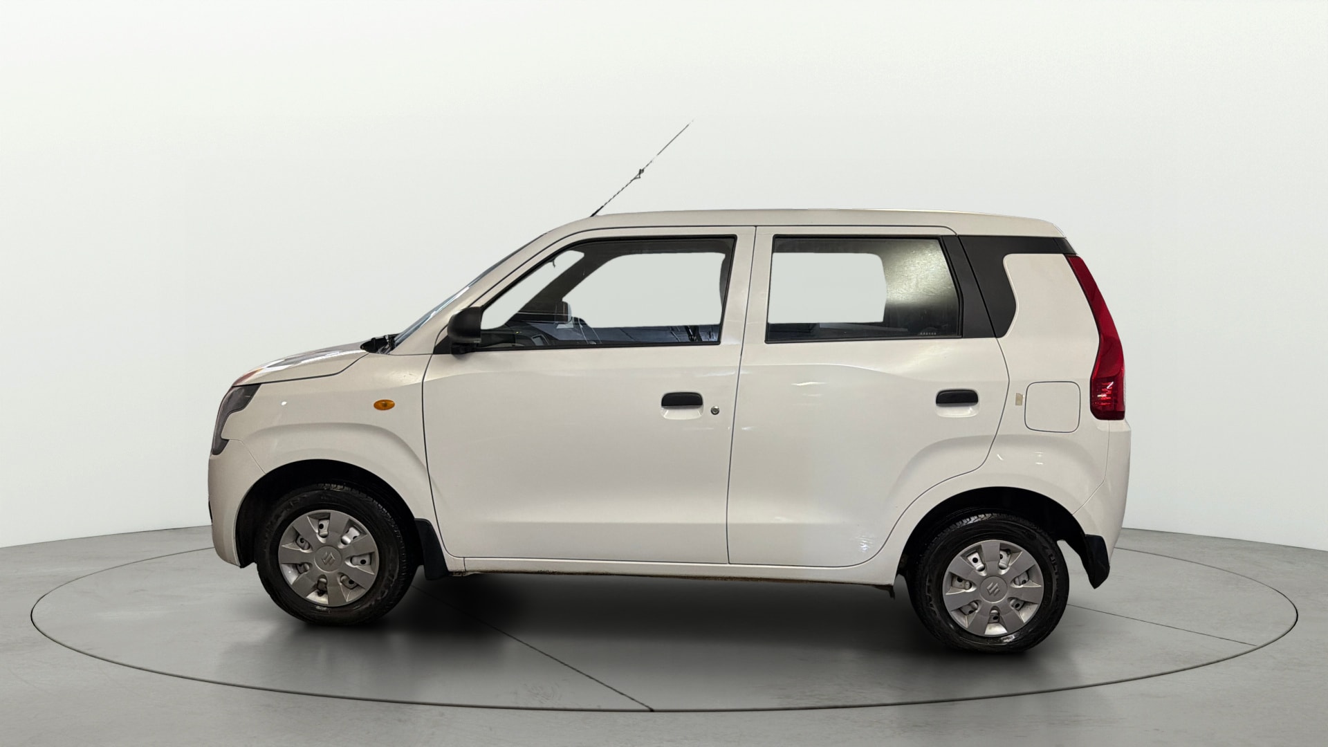 View 2026 Maruti Suzuki 1000 Base Variant Image 5 Used 2026 Maruti Suzuki 1000 Base Variant Image 5