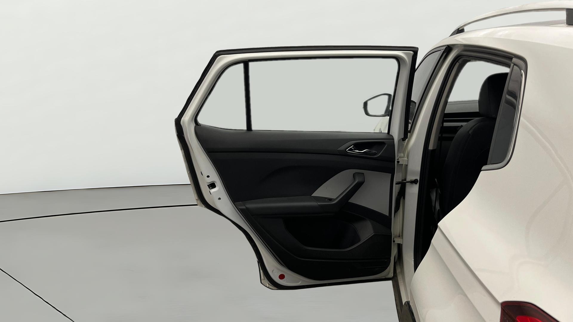 View 2021 Skoda Kushaq Style 1.0 TSI MT Image 15 Used 2021 Skoda Kushaq Style 1.0 TSI MT Image 15