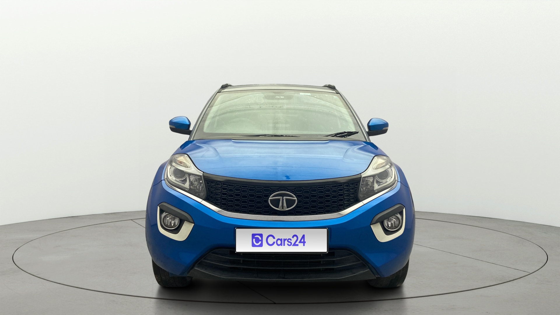 View 2018 Tata Nexon Revotron XE Image 1 Used 2018 Tata Nexon Revotron XE Image 1