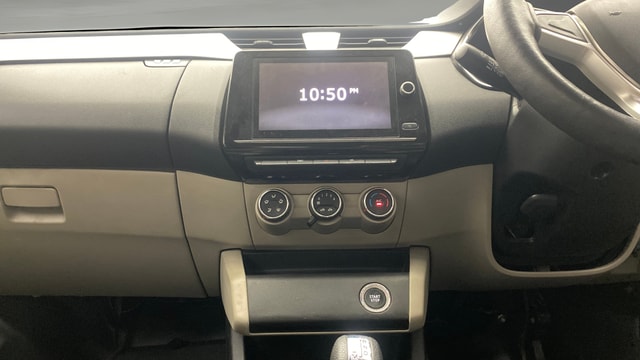 View Renault Triber Image 18 Used Renault Triber Image 18
