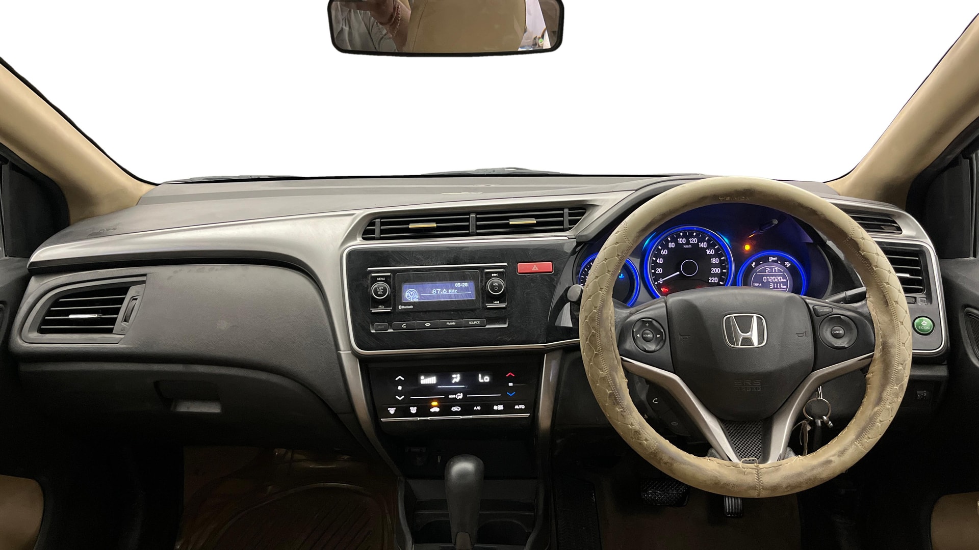 View 2015 Honda City ZX MT Diesel Anniversary Edition Image 16 Used 2015 Honda City ZX MT Diesel Anniversary Edition Image 16