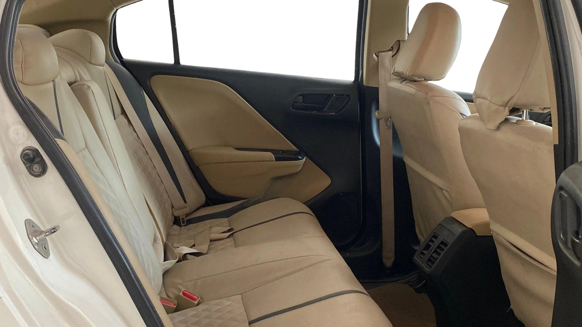 View 2016 Honda City ZX MT Diesel Anniversary Edition Image 30 Used 2016 Honda City ZX MT Diesel Anniversary Edition Image 30