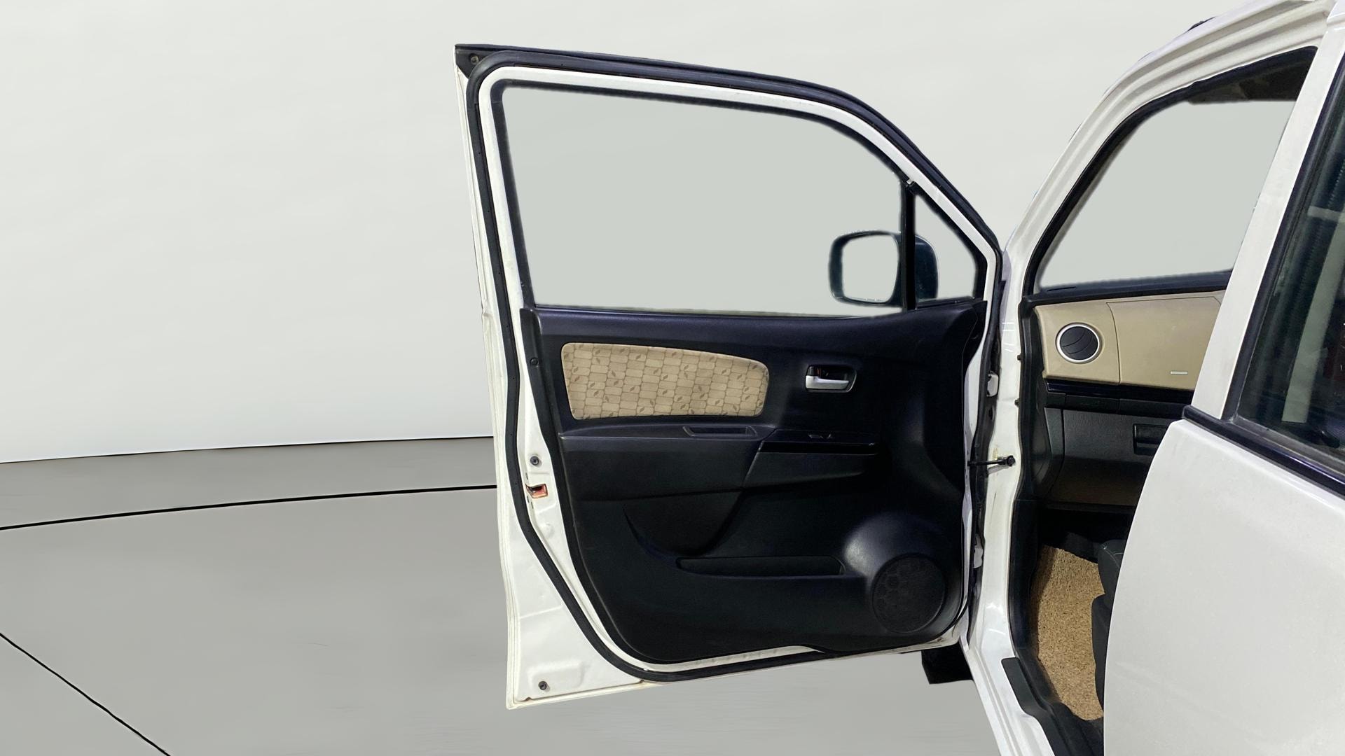 View 2018 Maruti Suzuki 1000 Base Variant Image 30 Used 2018 Maruti Suzuki 1000 Base Variant Image 30