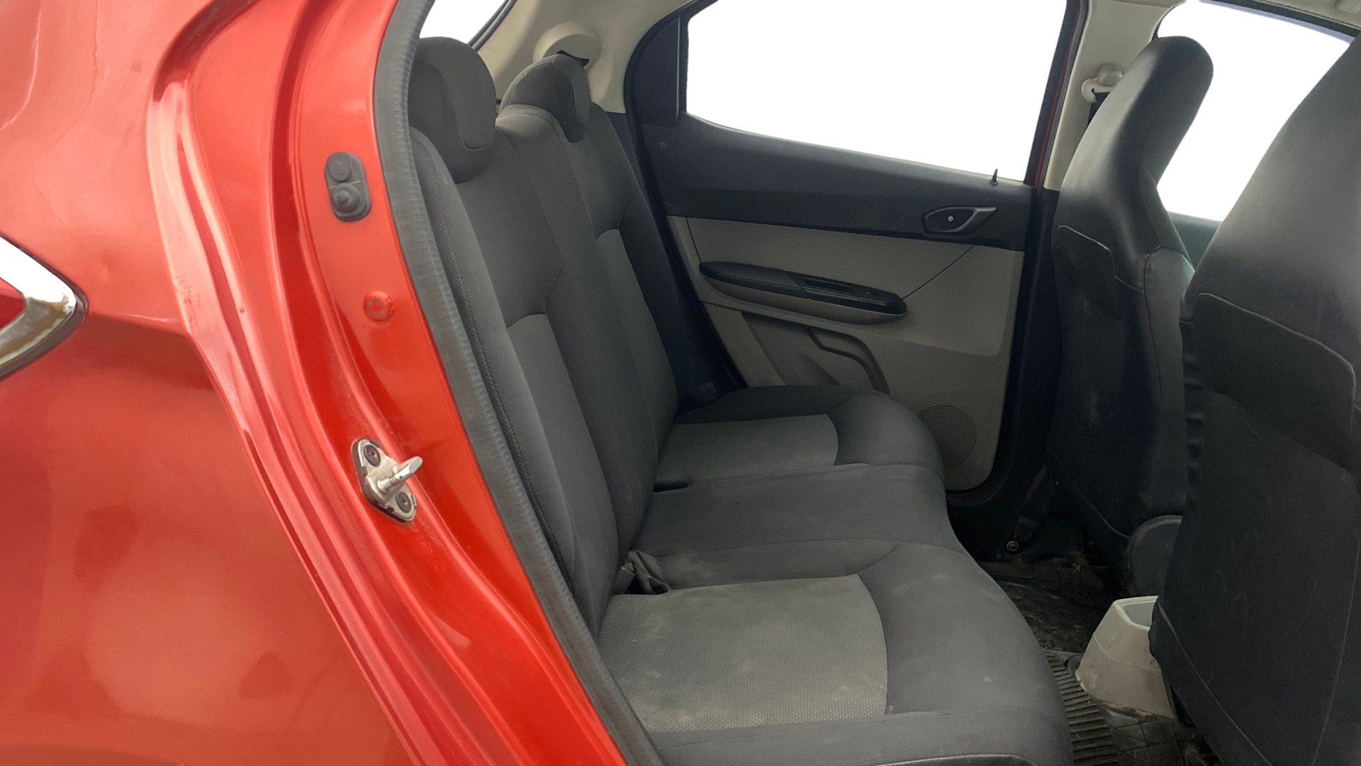 View 2016 Tata Tiago Revotorq XB Image 28 Used 2016 Tata Tiago Revotorq XB Image 28