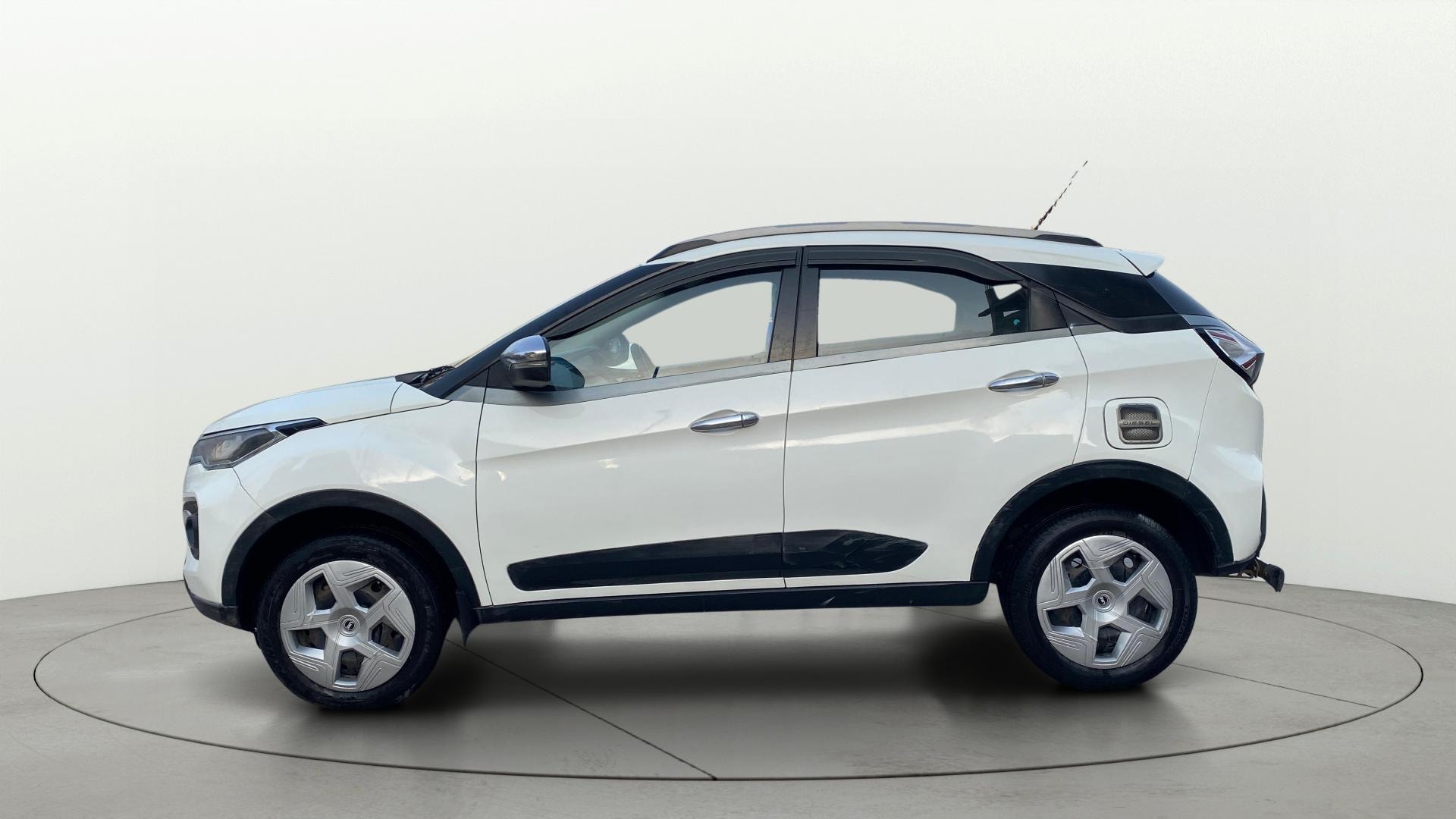 View 2020 Tata Nexon Revotorq XM Image 5 Used 2020 Tata Nexon Revotorq XM Image 5
