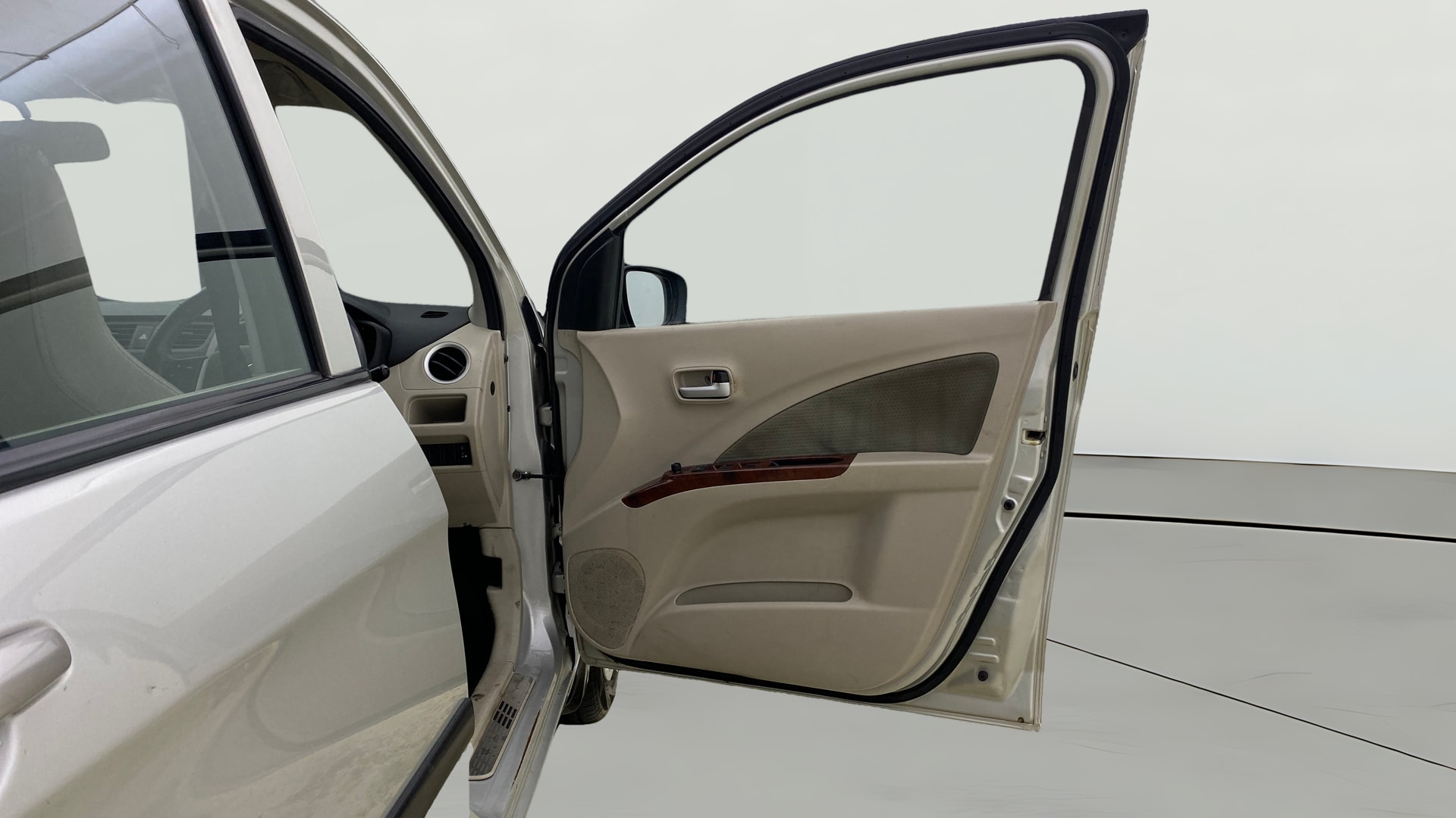 View 2018 Maruti Suzuki 1000 Base Variant Image 44 Used 2018 Maruti Suzuki 1000 Base Variant Image 44