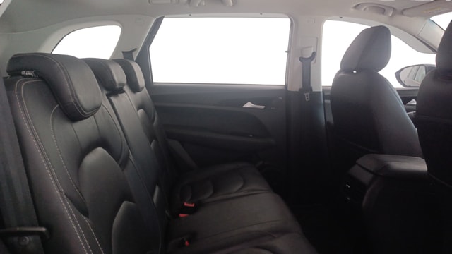View MG Hector Image 37 Used MG Hector Image 37
