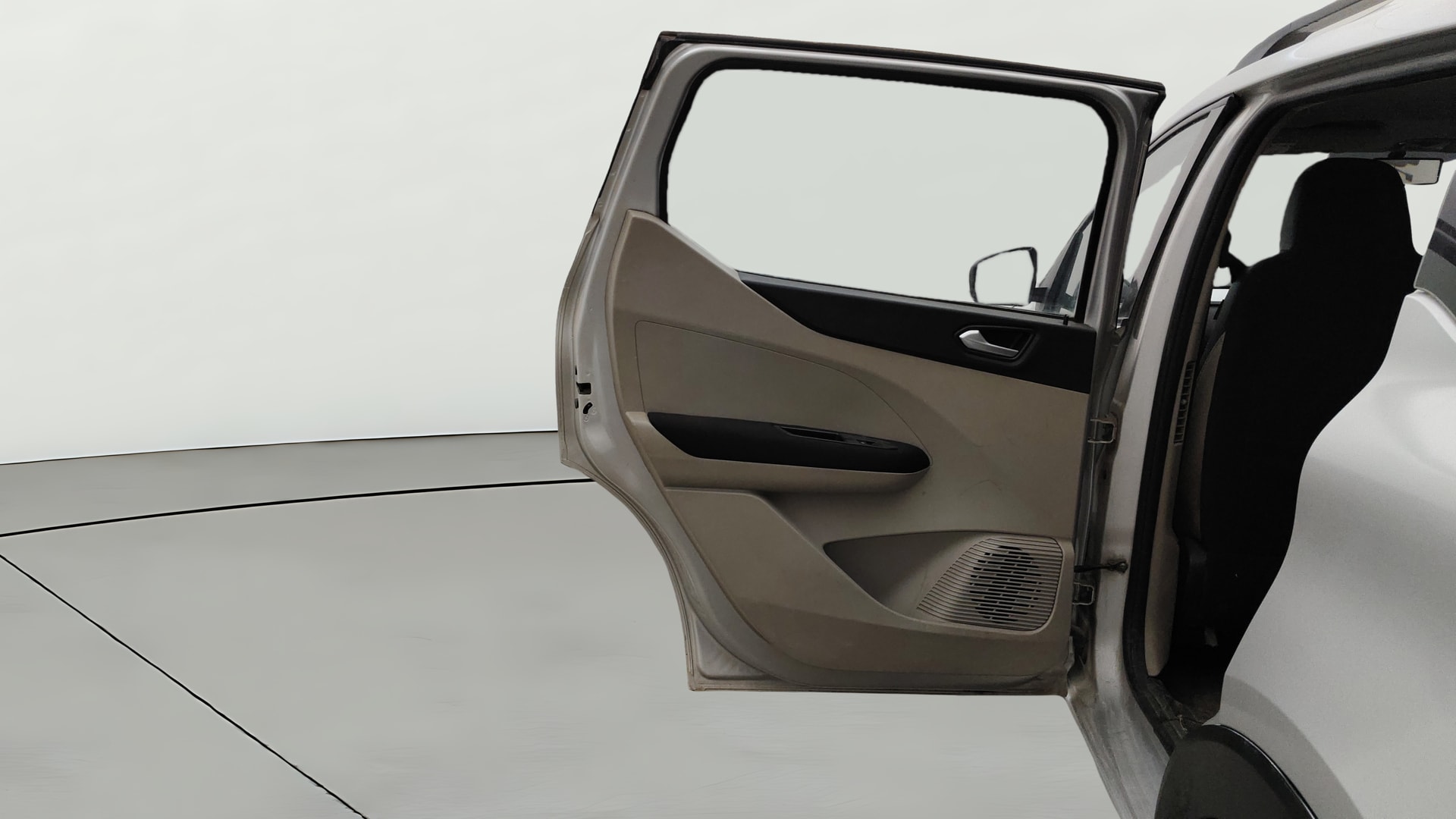 View 2021 Renault Triber RXZ Image 15 Used 2021 Renault Triber RXZ Image 15