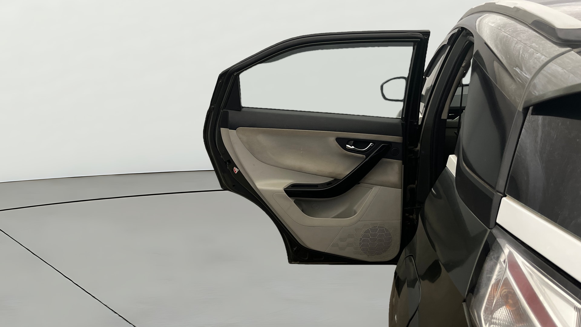 View 2021 Tata Nexon Revotron XE Image 15 Used 2021 Tata Nexon Revotron XE Image 15