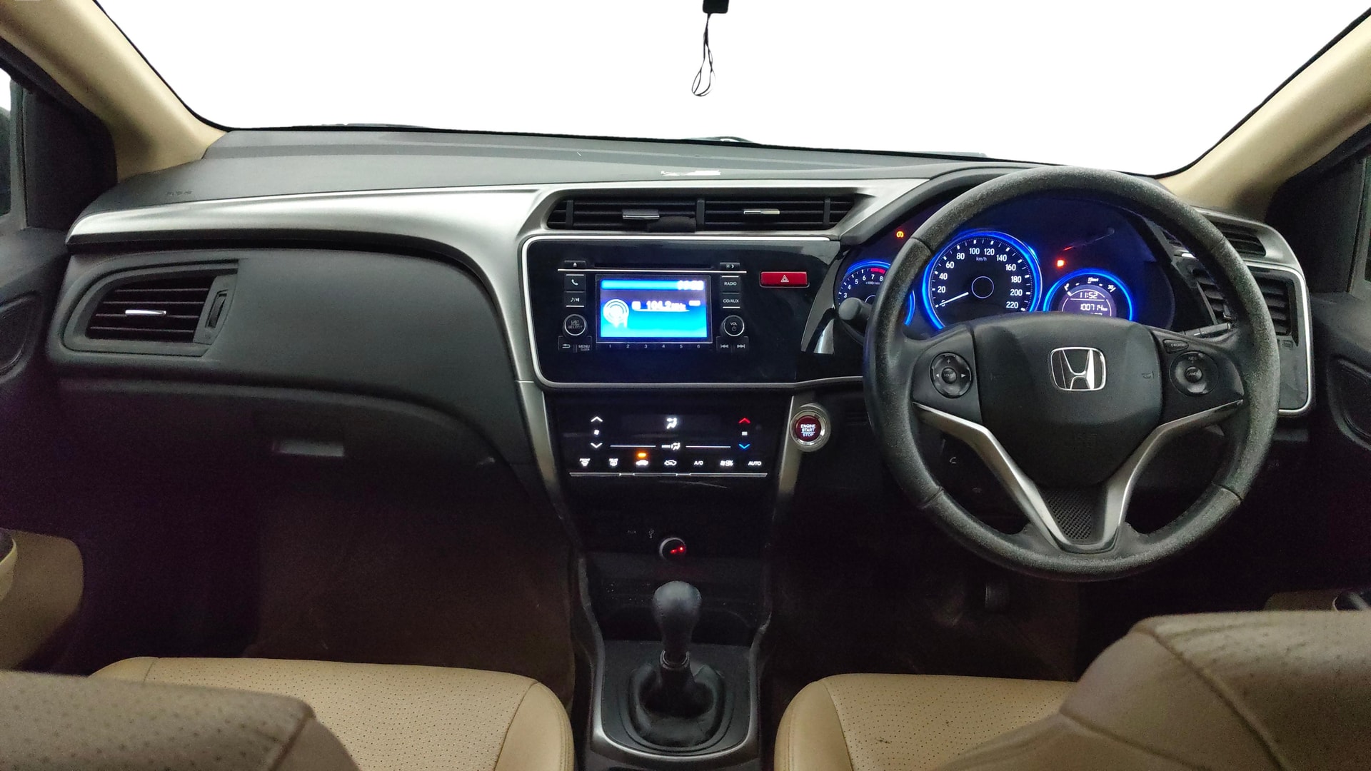 View 2016 Honda City ZX MT Diesel Anniversary Edition Image 16 Used 2016 Honda City ZX MT Diesel Anniversary Edition Image 16