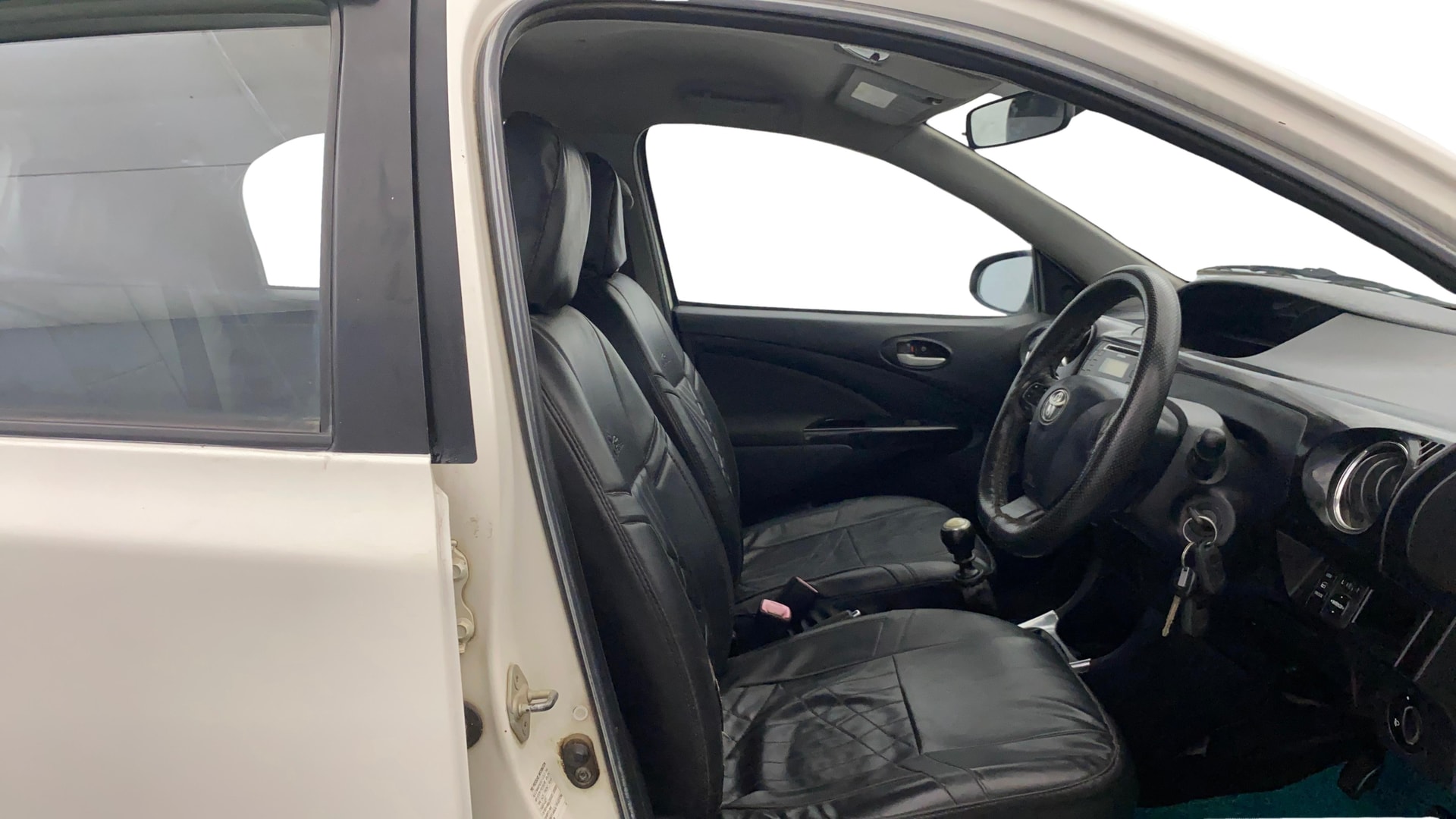 View 2017 Toyota Etios Cross D-4D VD Image 16 Used 2017 Toyota Etios Cross D-4D VD Image 16