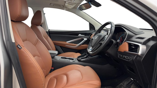 View MG Hector Plus Image 19 Used MG Hector Plus Image 19