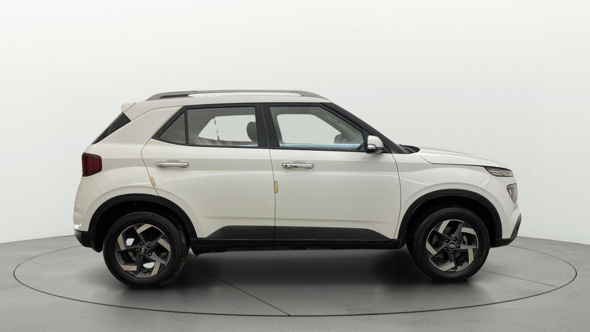 View 2019 Hyundai Venue E 1.2 Petrol BS IV Image 9 Used 2019 Hyundai Venue E 1.2 Petrol BS IV Image 9