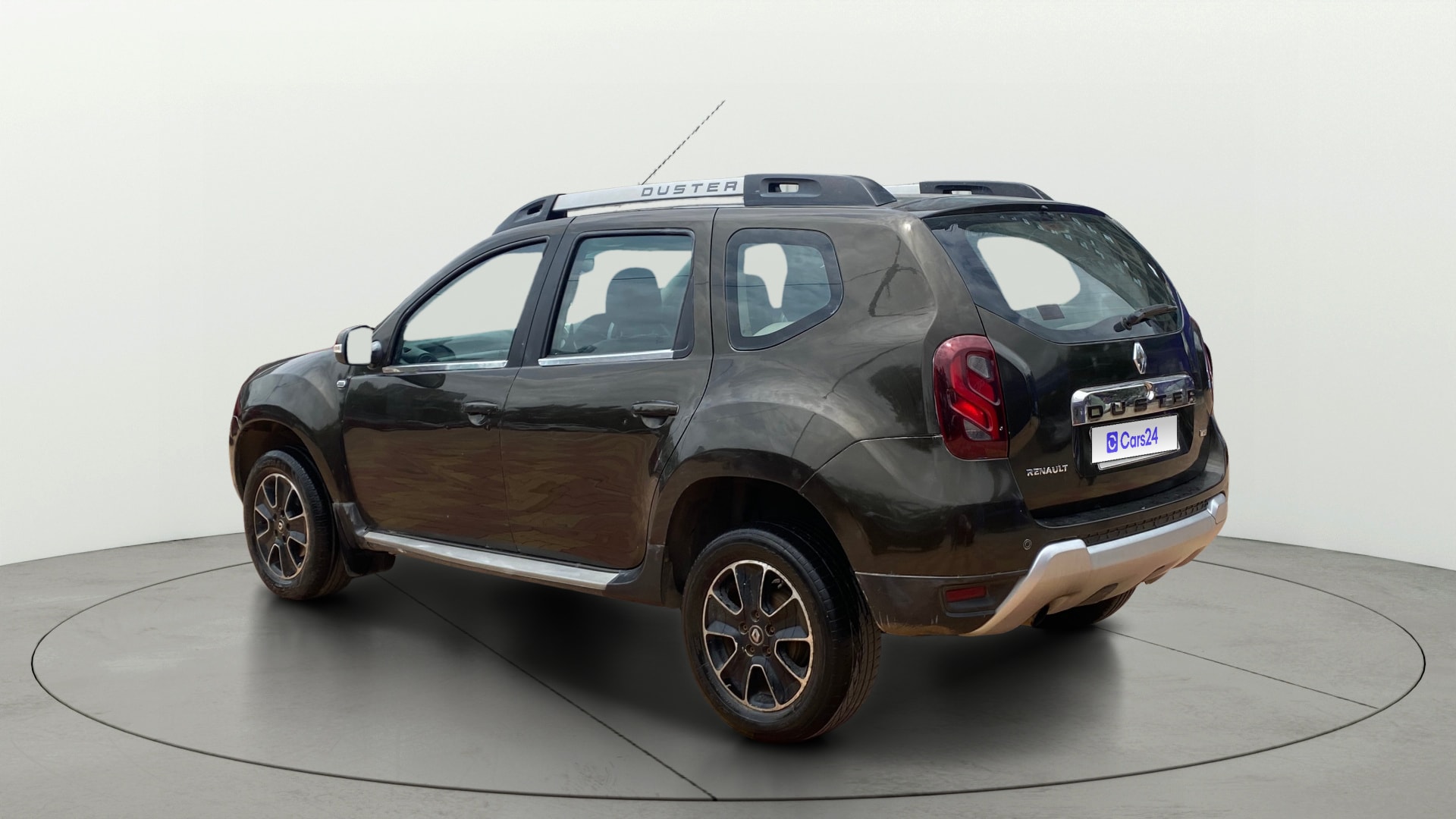 View 2017 Renault Duster Diesel 85PS 4x2 MT Image 2 Used 2017 Renault Duster Diesel 85PS 4x2 MT Image 2