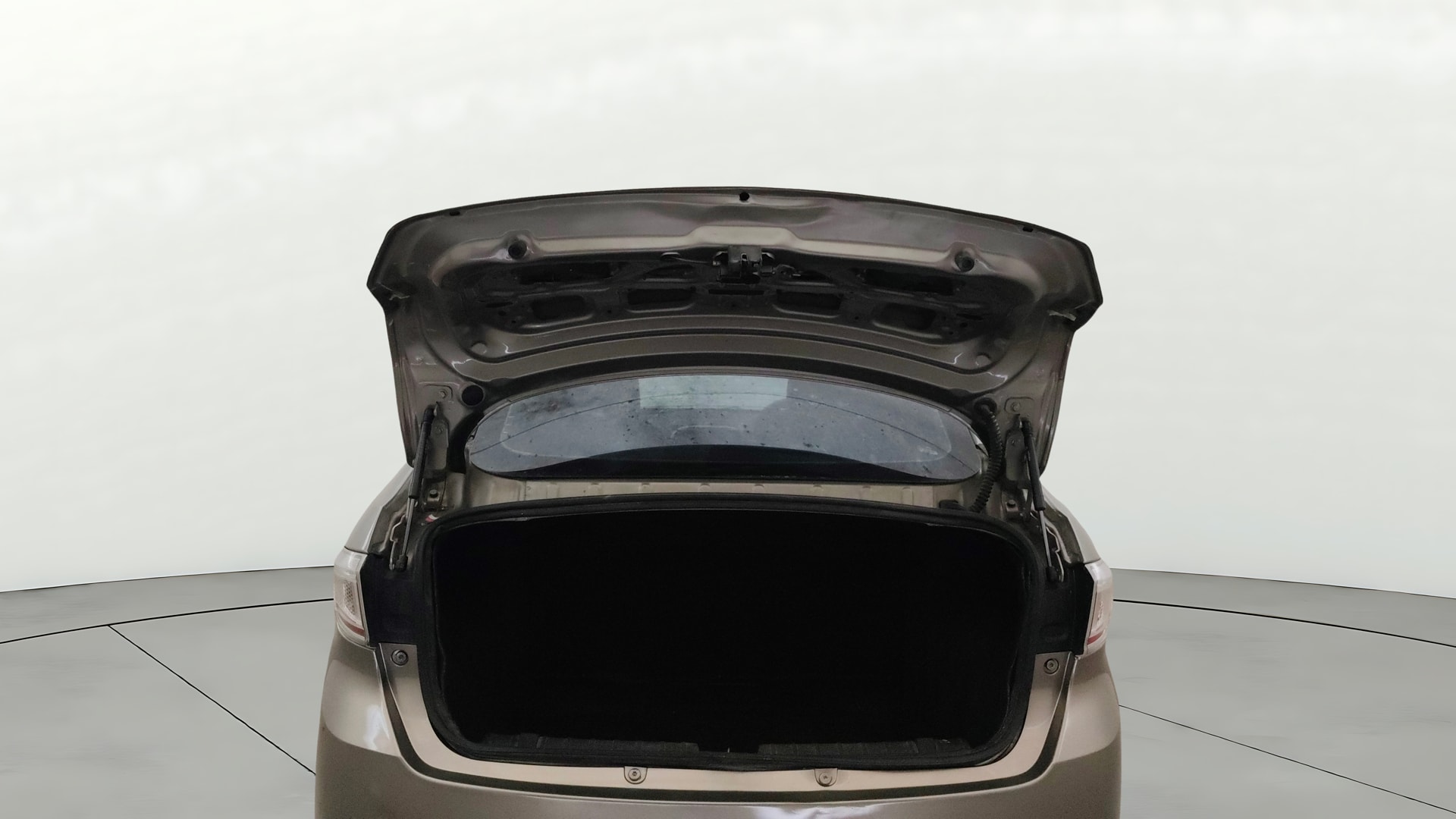 View 2018 Tata Tigor XE Diesel Image 16 Used 2018 Tata Tigor XE Diesel Image 16