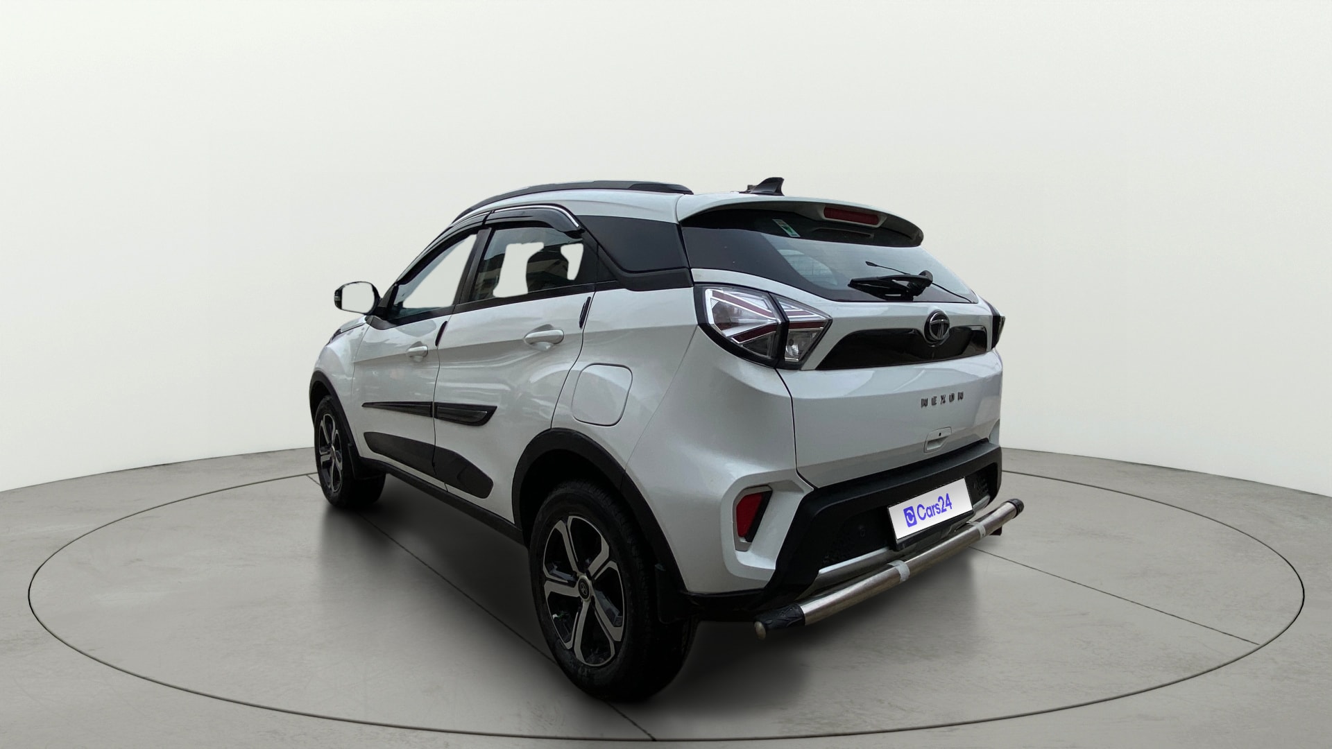 View 2022 Tata Nexon Revotron XE Image 2 Used 2022 Tata Nexon Revotron XE Image 2