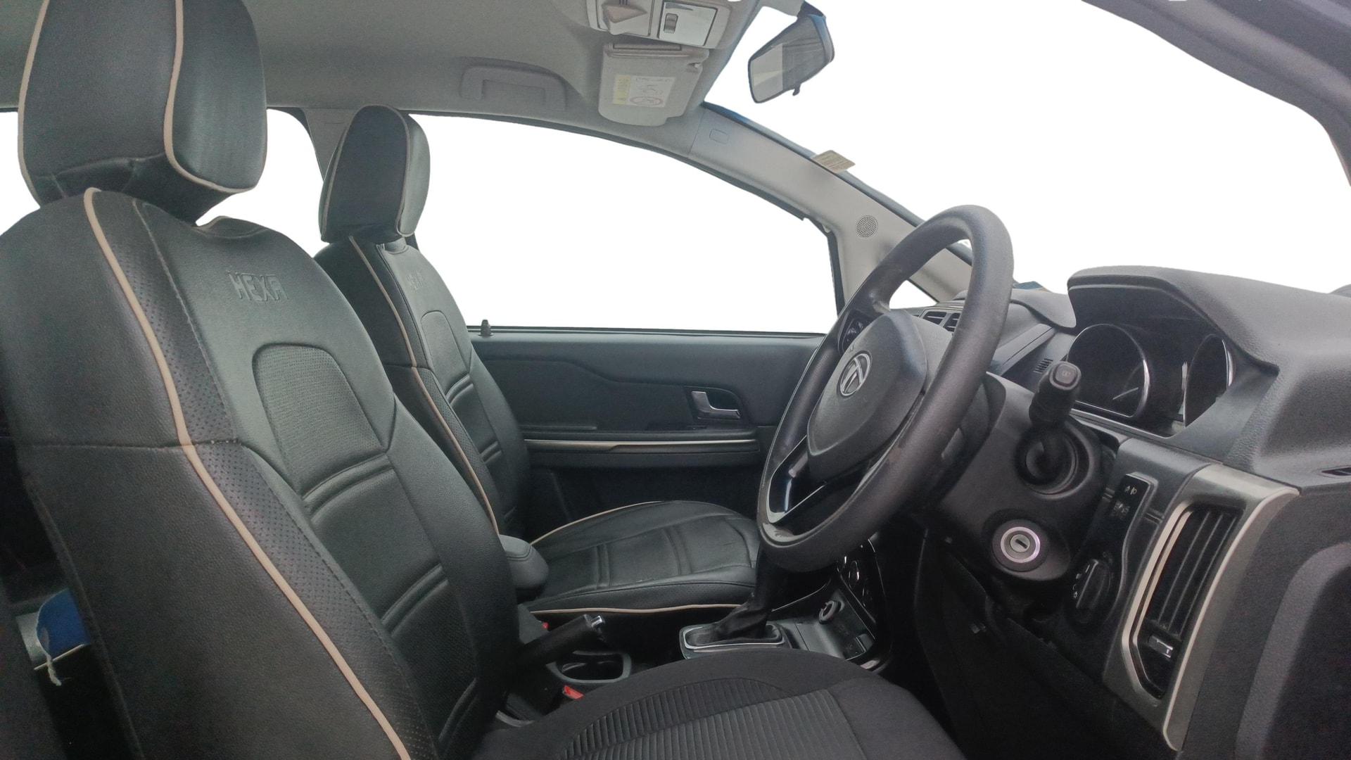 View 2018 Tata Hexa XMA 4X2 Image 18 Used 2018 Tata Hexa XMA 4X2 Image 18