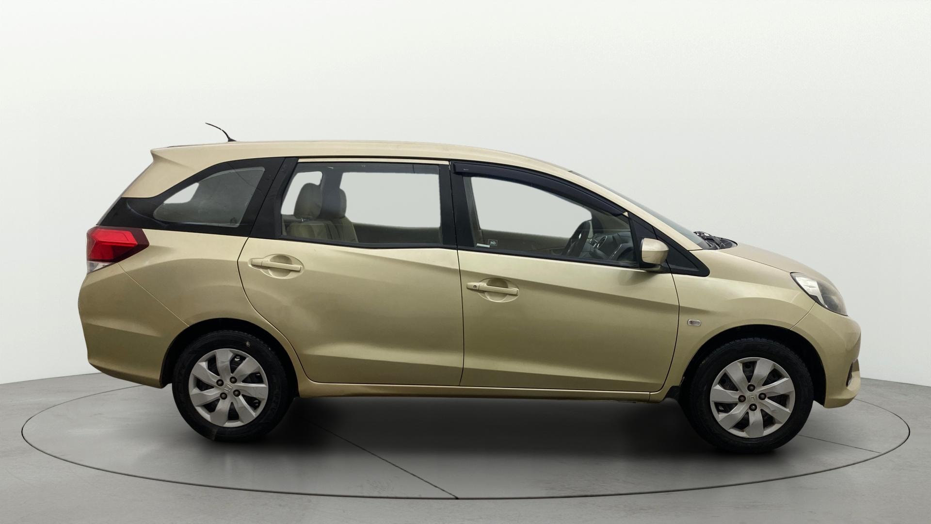 View 2015 Honda Mobilio E Diesel Image 8 Used 2015 Honda Mobilio E Diesel Image 8