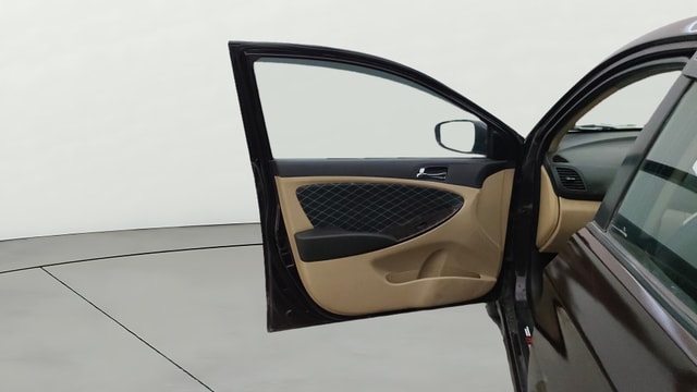 View Hyundai Fluidic Verna Image 31 Used Hyundai Fluidic Verna Image 31