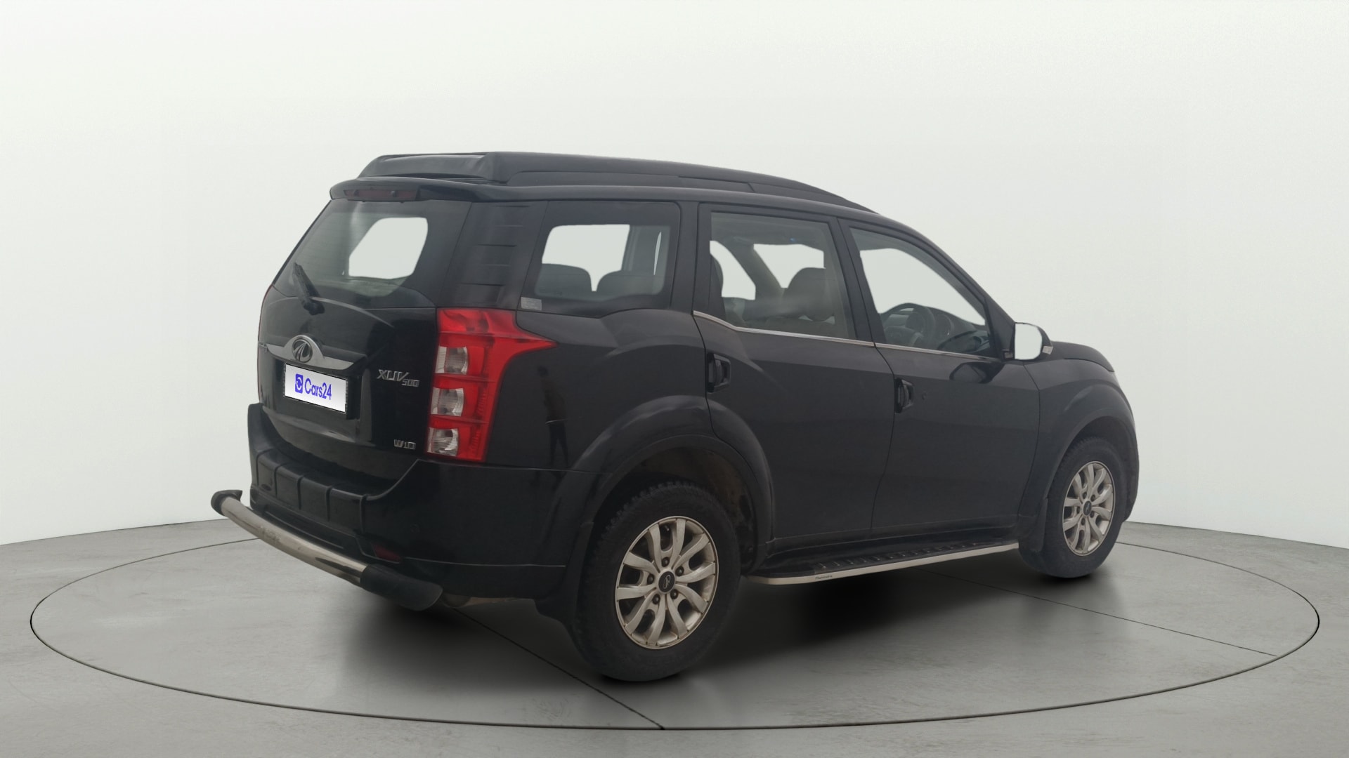 View 2016 Mahindra XUV500 W10 FWD Image 48 Used 2016 Mahindra XUV500 W10 FWD Image 48