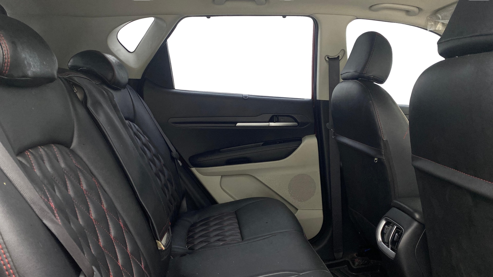 View 2023 Kia Sonet HTX AT Diesel Image 36 Used 2023 Kia Sonet HTX AT Diesel Image 36