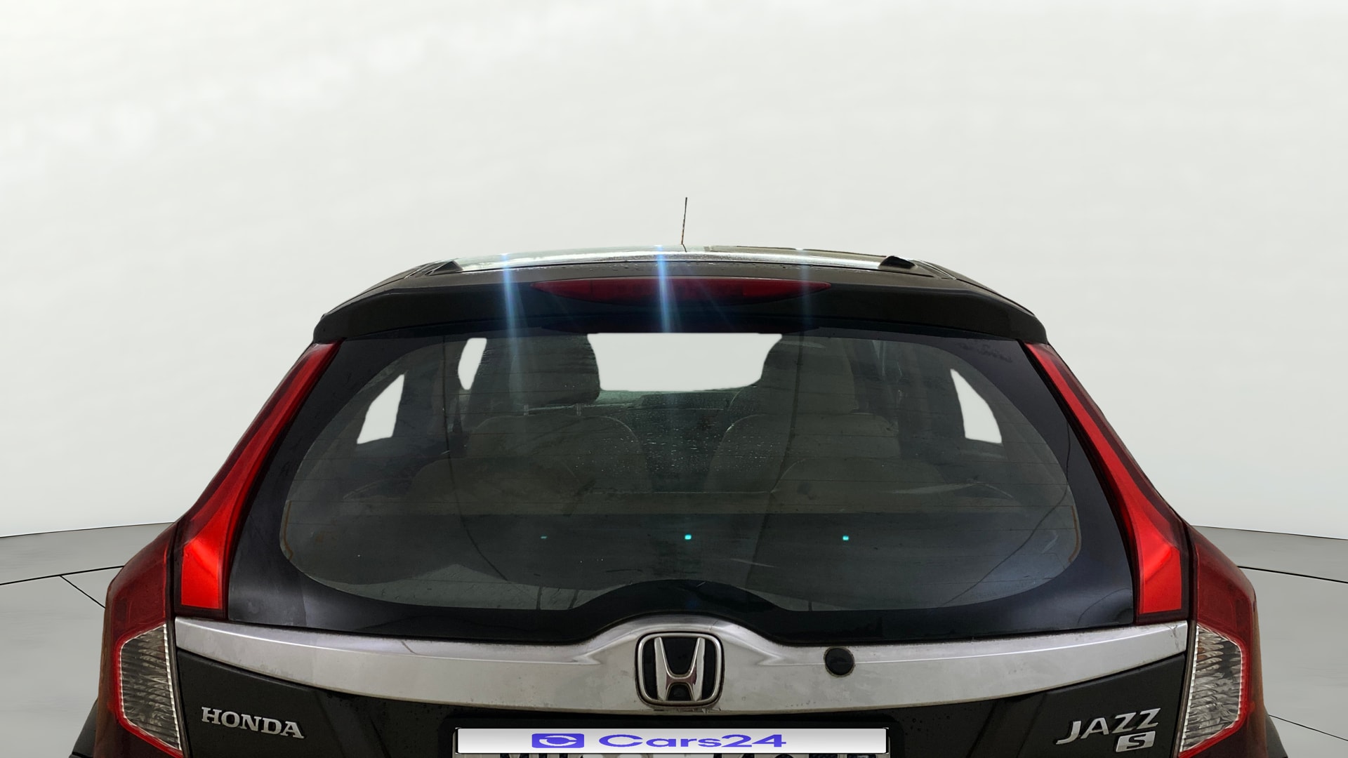 View 2016 Honda Jazz E MT Diesel Image 4 Used 2016 Honda Jazz E MT Diesel Image 4