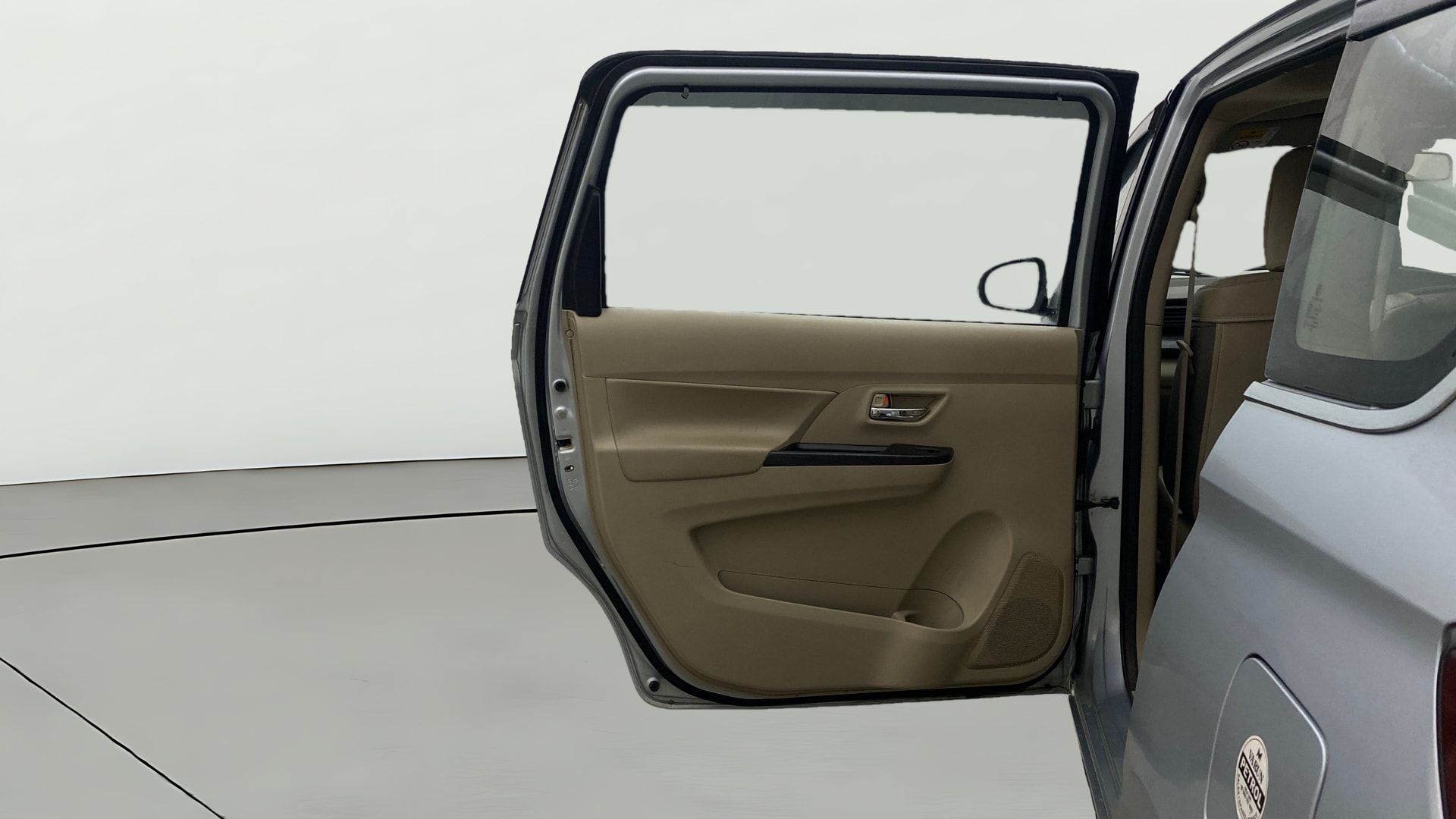 View 2022 Maruti Suzuki 1000 Base Variant Image 23 Used 2022 Maruti Suzuki 1000 Base Variant Image 23