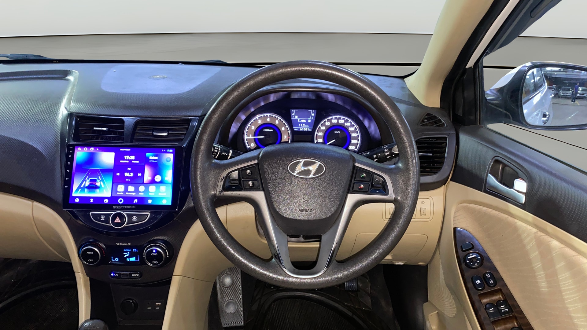 View 2015 Hyundai Fluidic Verna 1.6 VTVT S O Image 12 Used 2015 Hyundai Fluidic Verna 1.6 VTVT S O Image 12