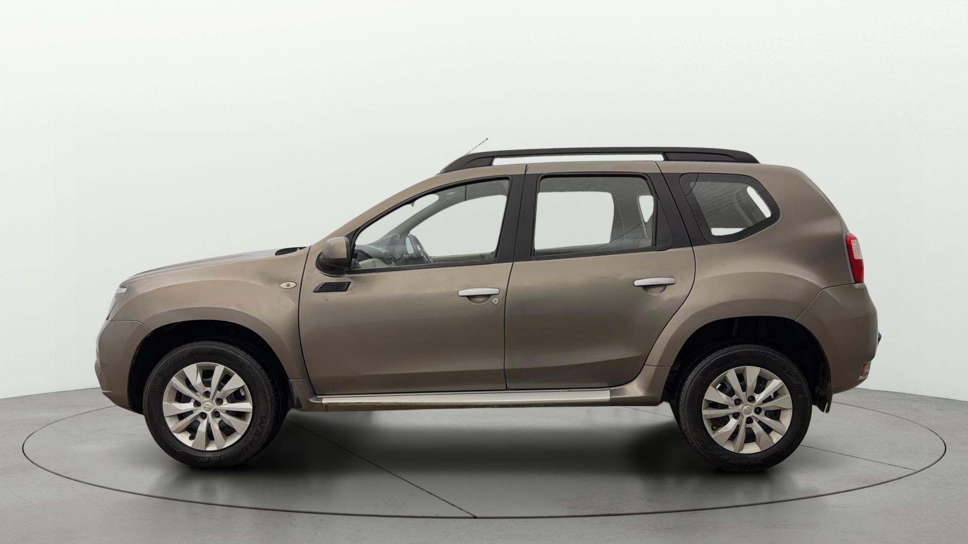 View 2016 Nissan Terrano XL P Image 5 Used 2016 Nissan Terrano XL P Image 5
