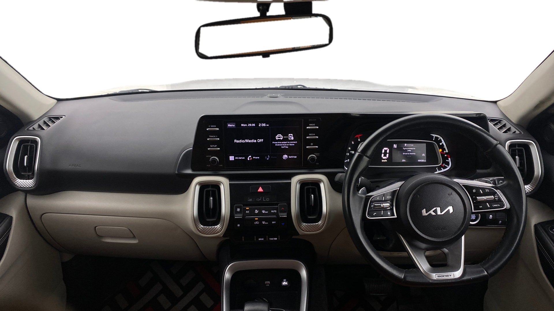 View 2023 Kia Sonet HTX AT Diesel Image 16 Used 2023 Kia Sonet HTX AT Diesel Image 16