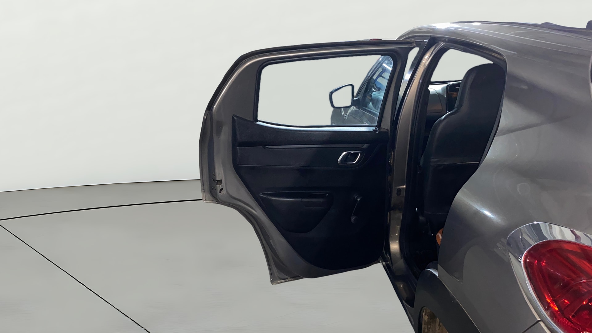 View 2019 Renault Kwid RXL 1.0 BS IV Image 22 Used 2019 Renault Kwid RXL 1.0 BS IV Image 22