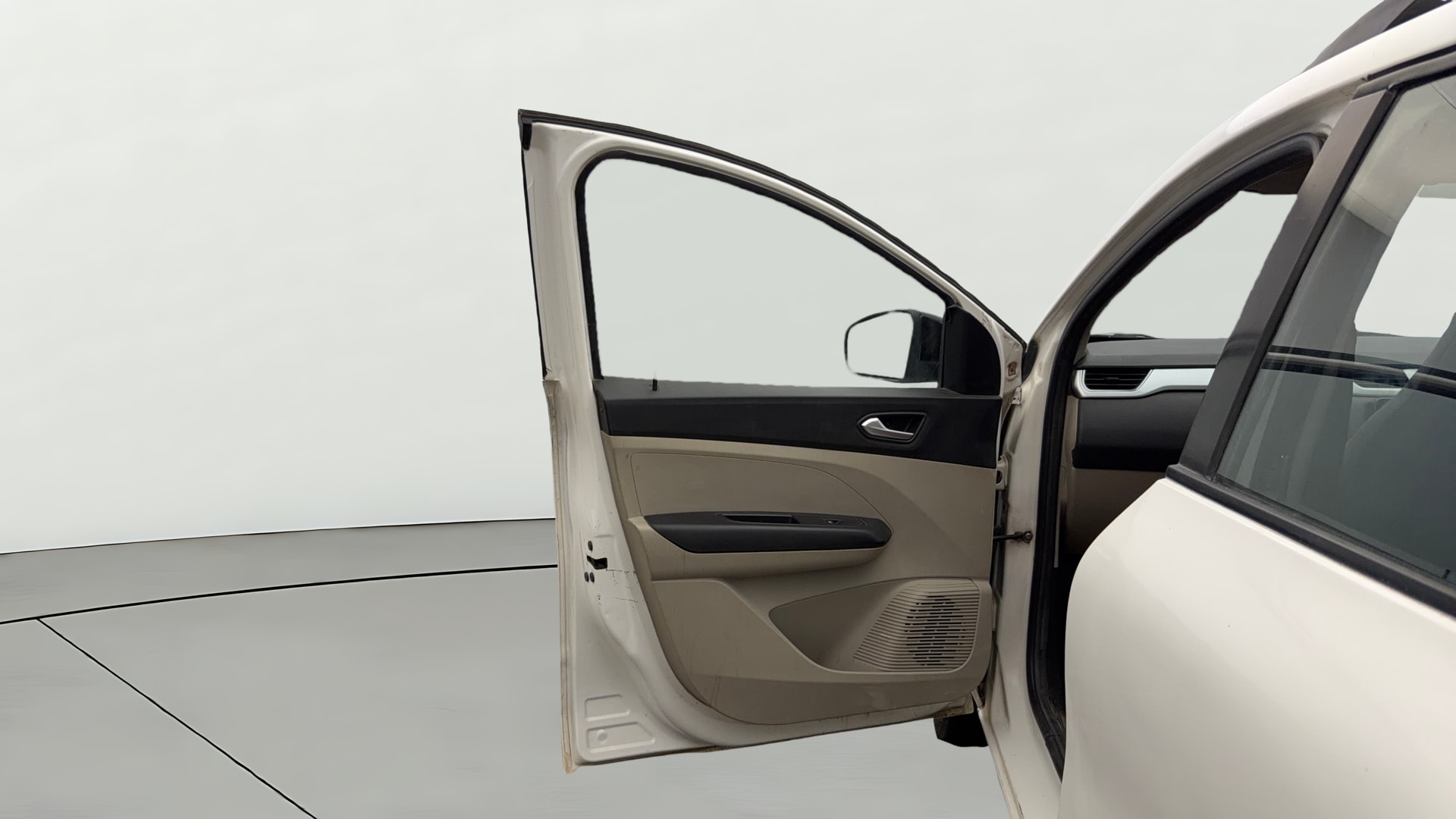 View 2022 Renault Triber RXZ Image 38 Used 2022 Renault Triber RXZ Image 38