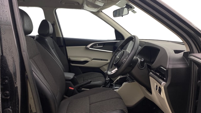 View Kia Carens Image 19 Used Kia Carens Image 19